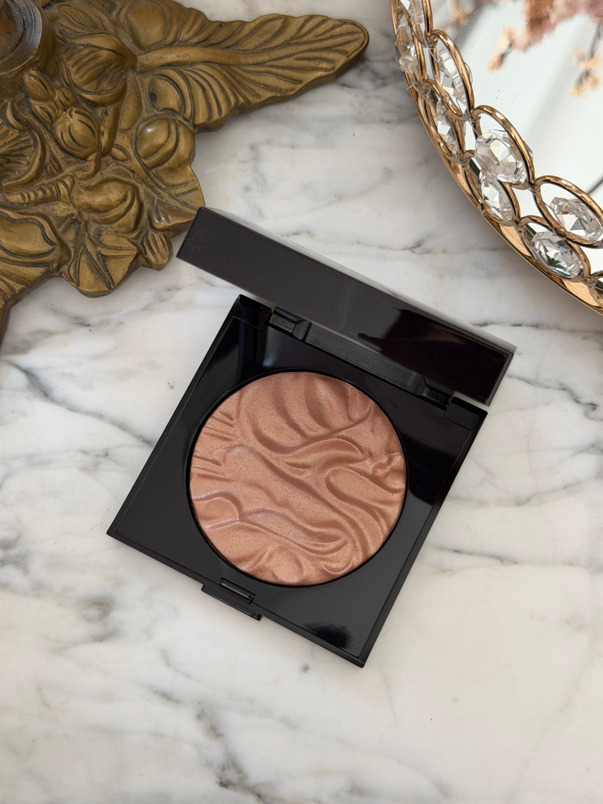 LAURA MERCIER Face Illuminator Highlighting Powder