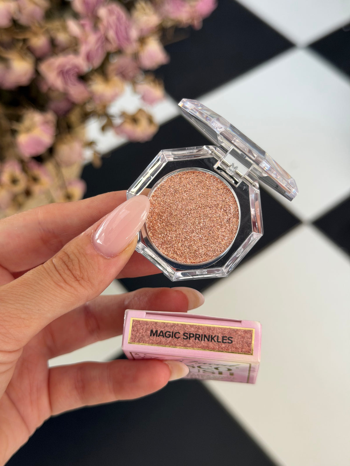 TOO FACED Disco Crush High Shine Glitter Eye + Face Sparkle
Multi-Use Glitter Eye Shadow & Highlighter