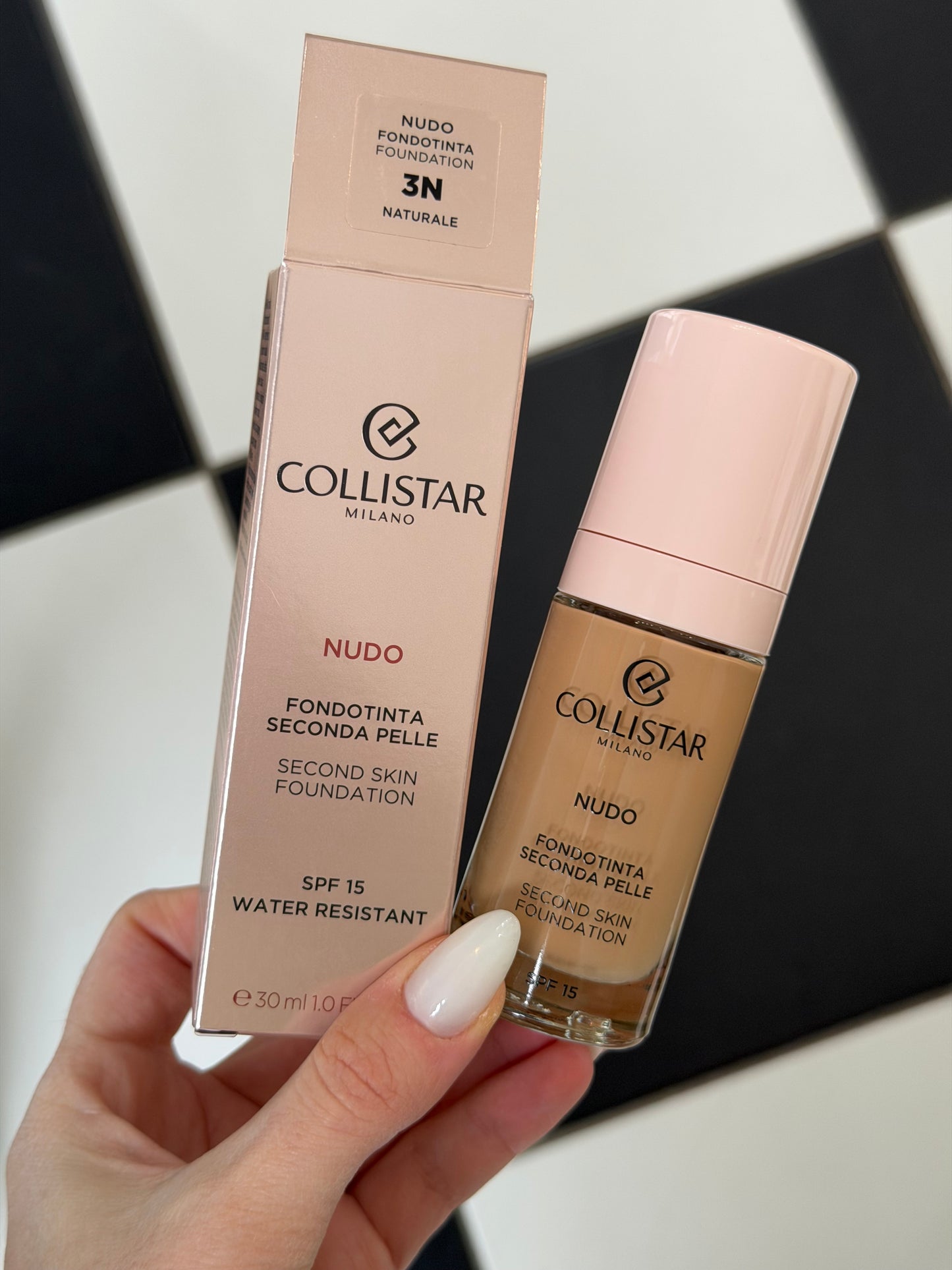 COLLISTAR
Nudo (3N) Second Skin Foundation
Water Resistant - SPF15