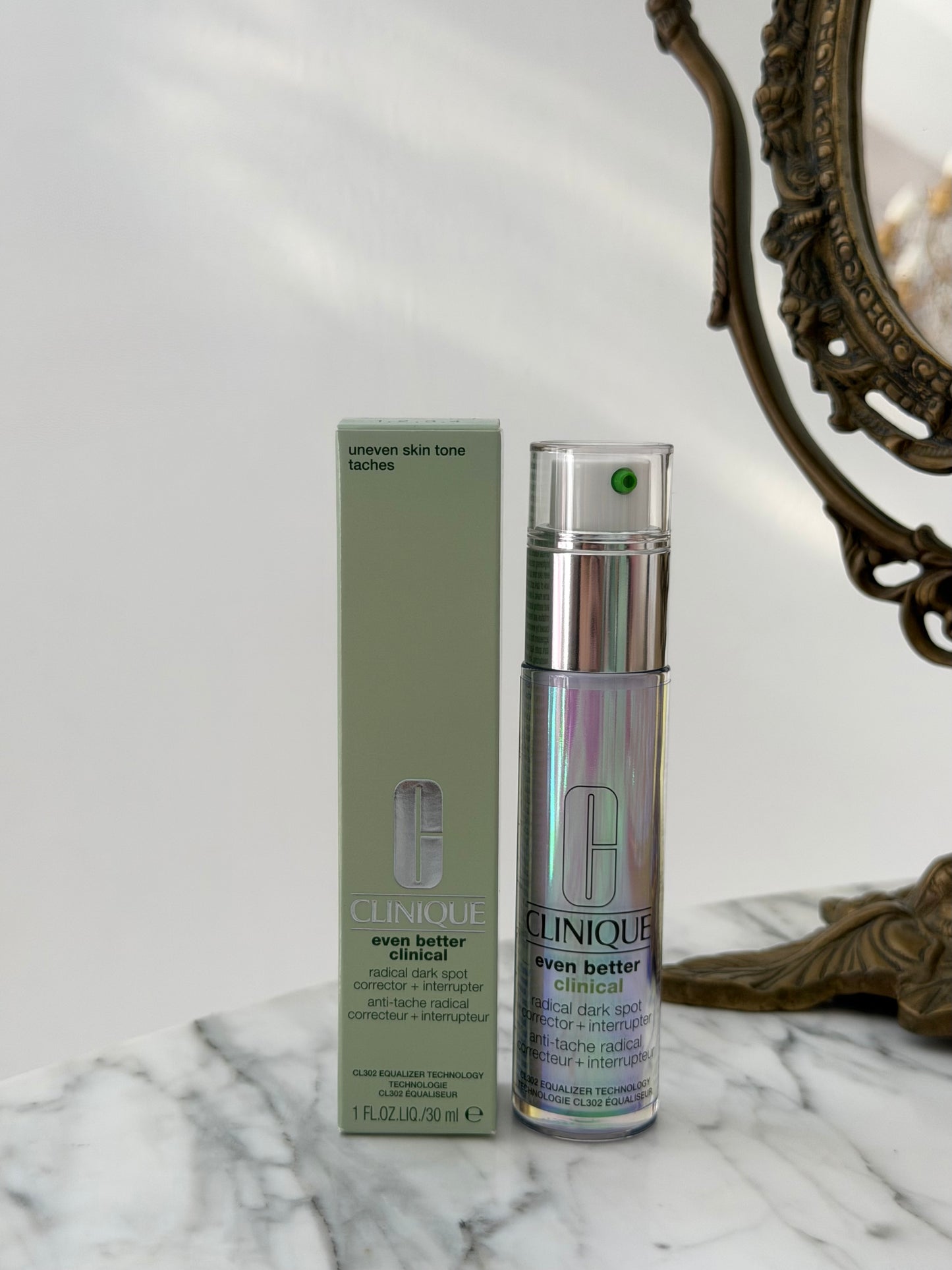 CLINIQUE Even Better Clinical™ Radical Dark Spot Corrector + Interrupter - All Skin Types