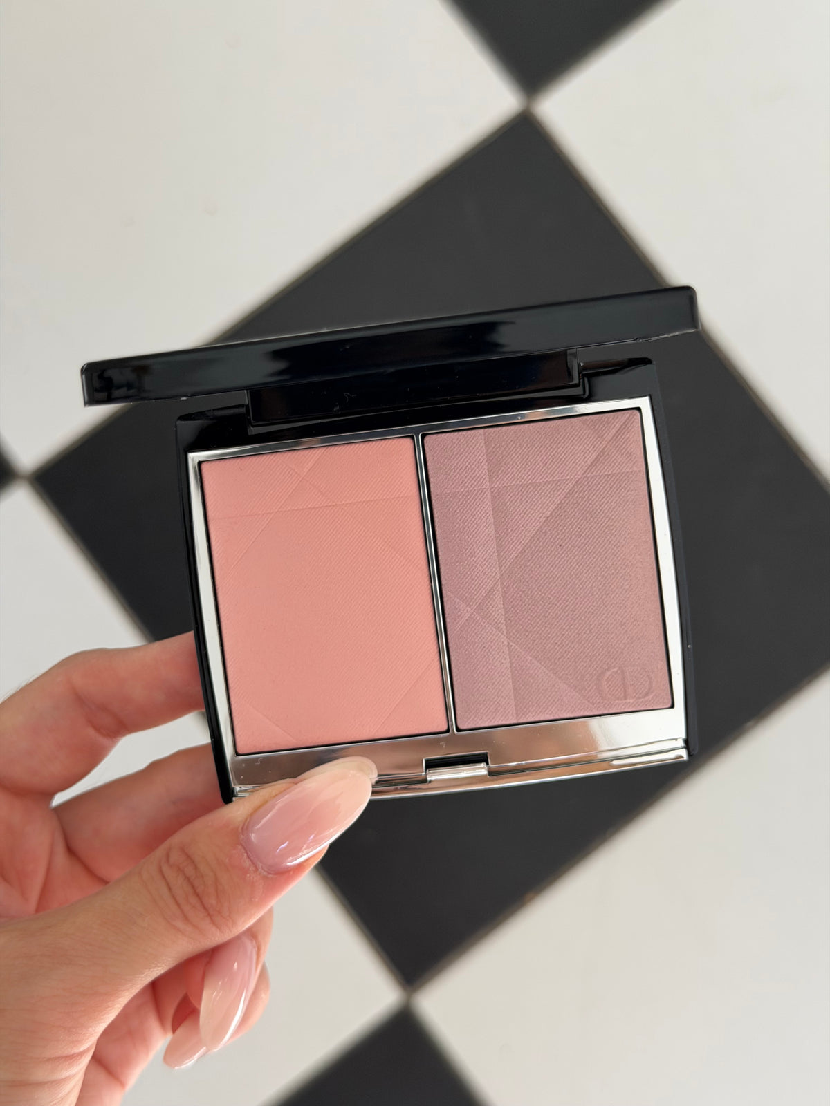 DIOR Rouge Blush Colour & Glow (287)
Multi-Use Face Palette – Color and Highlighter Duo