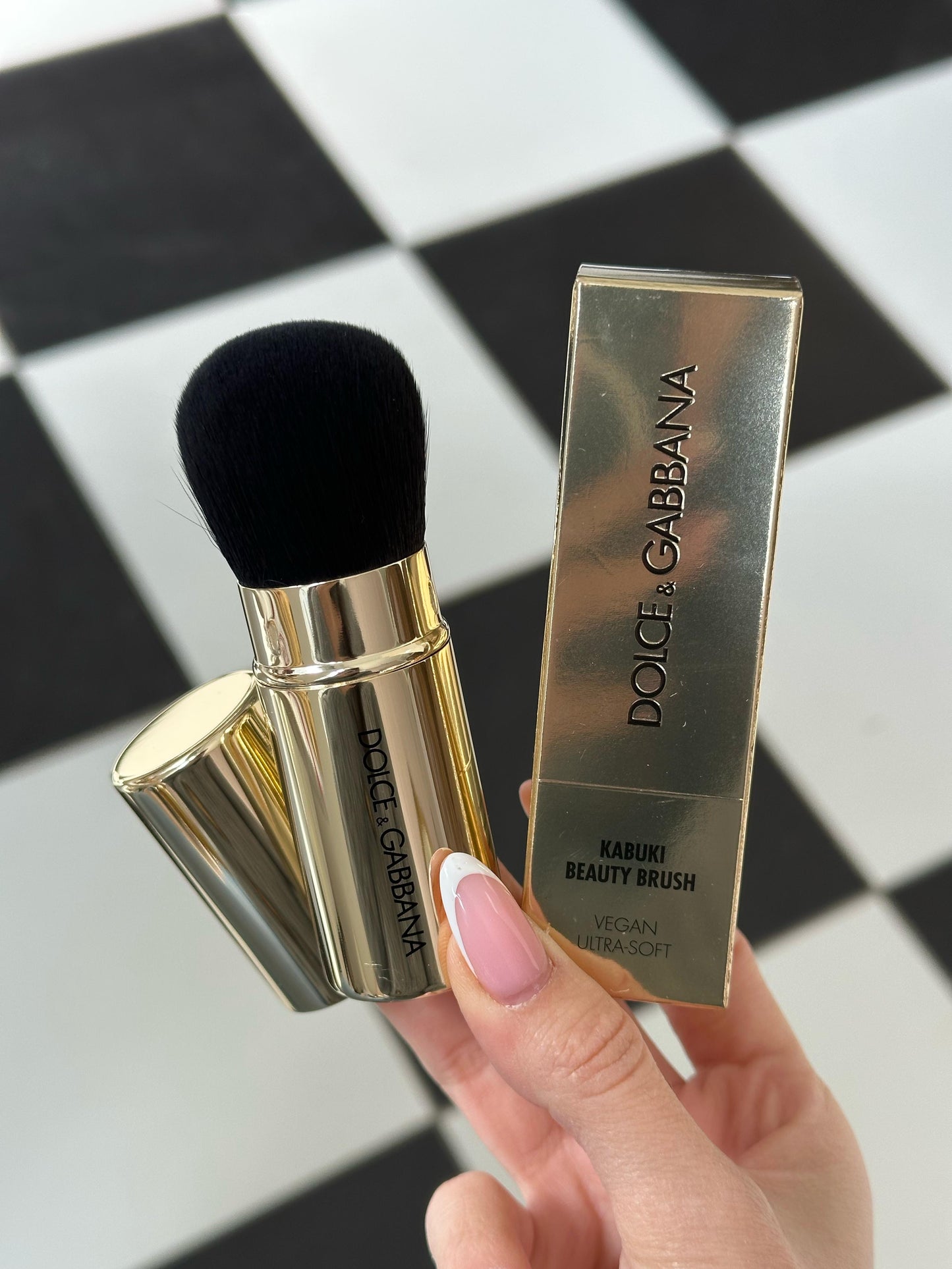 DOLCE&GABBANA Kabuki Beauty Brush
Vegan - Ultra-Soft