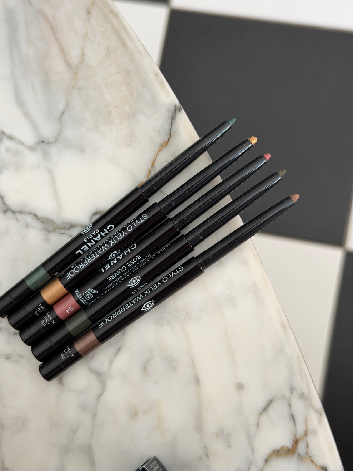 CHANEL Stylo Eyes Waterproof (76)
Long-Lasting Eyeliner