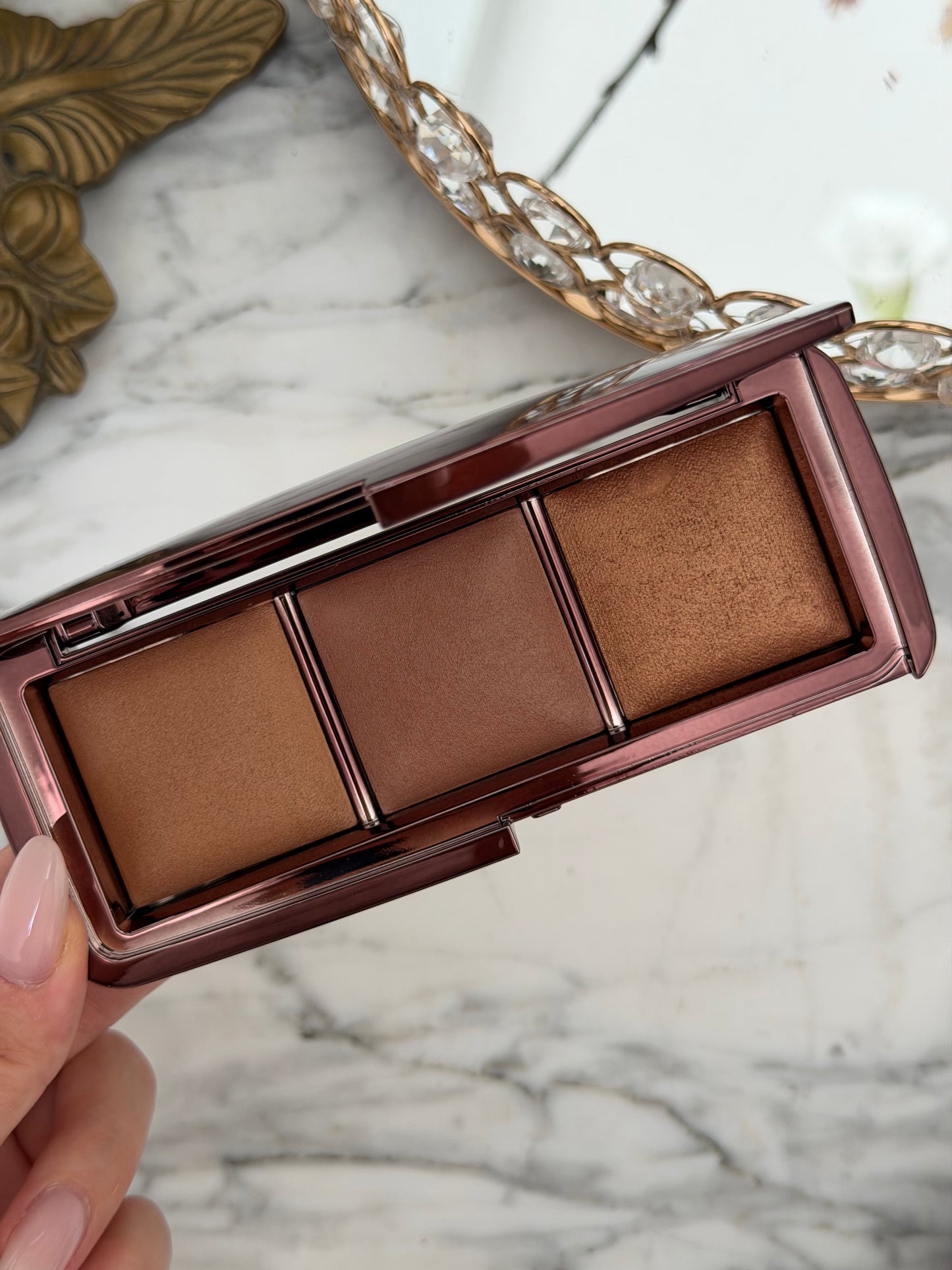 HOURGLASS Ambient Lighting Palette - Volume III