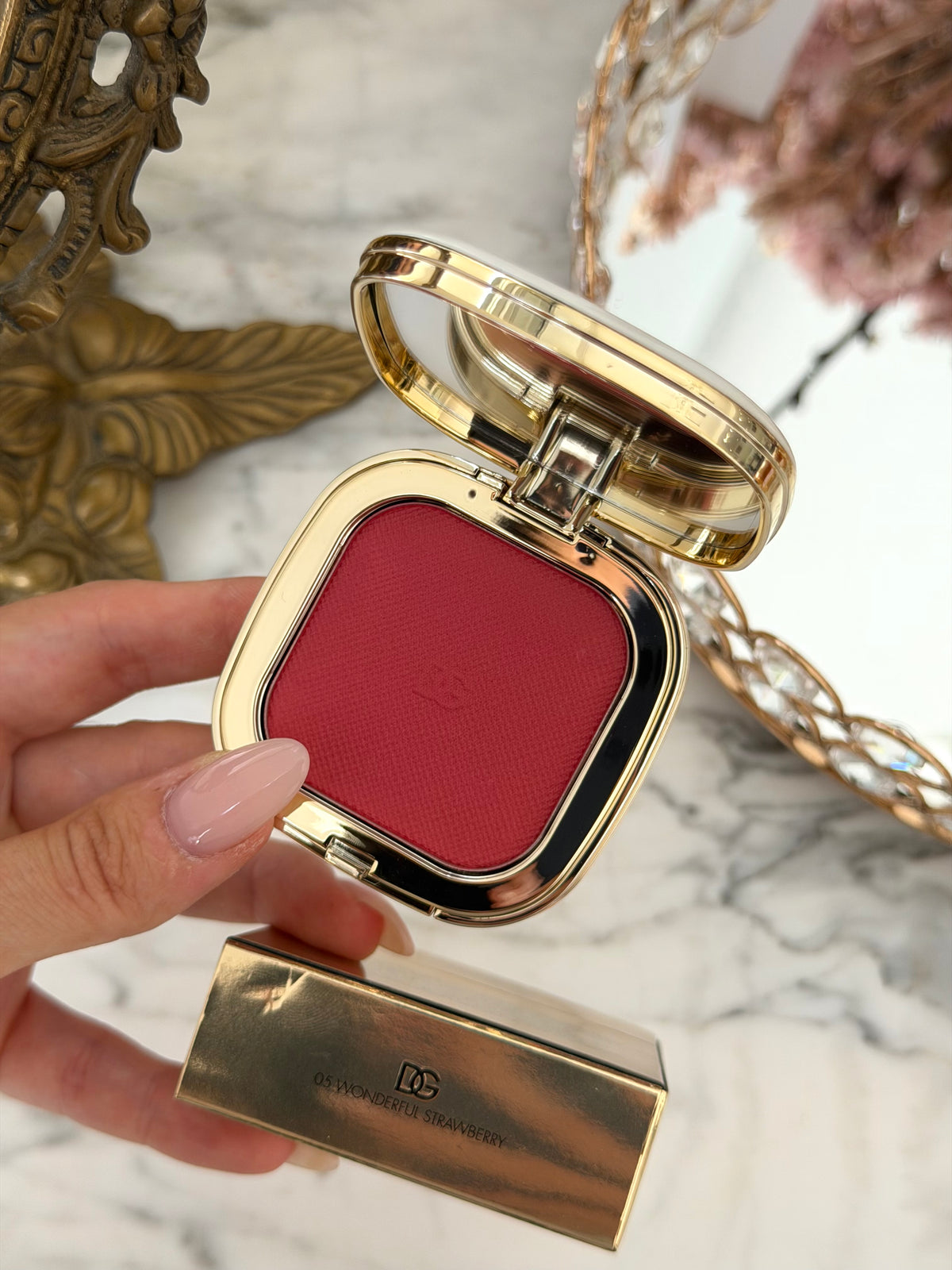 DOLCE & GABBANA
Cheek&Eyes Match - Lasting Blush & Eyshadow Powder (05)