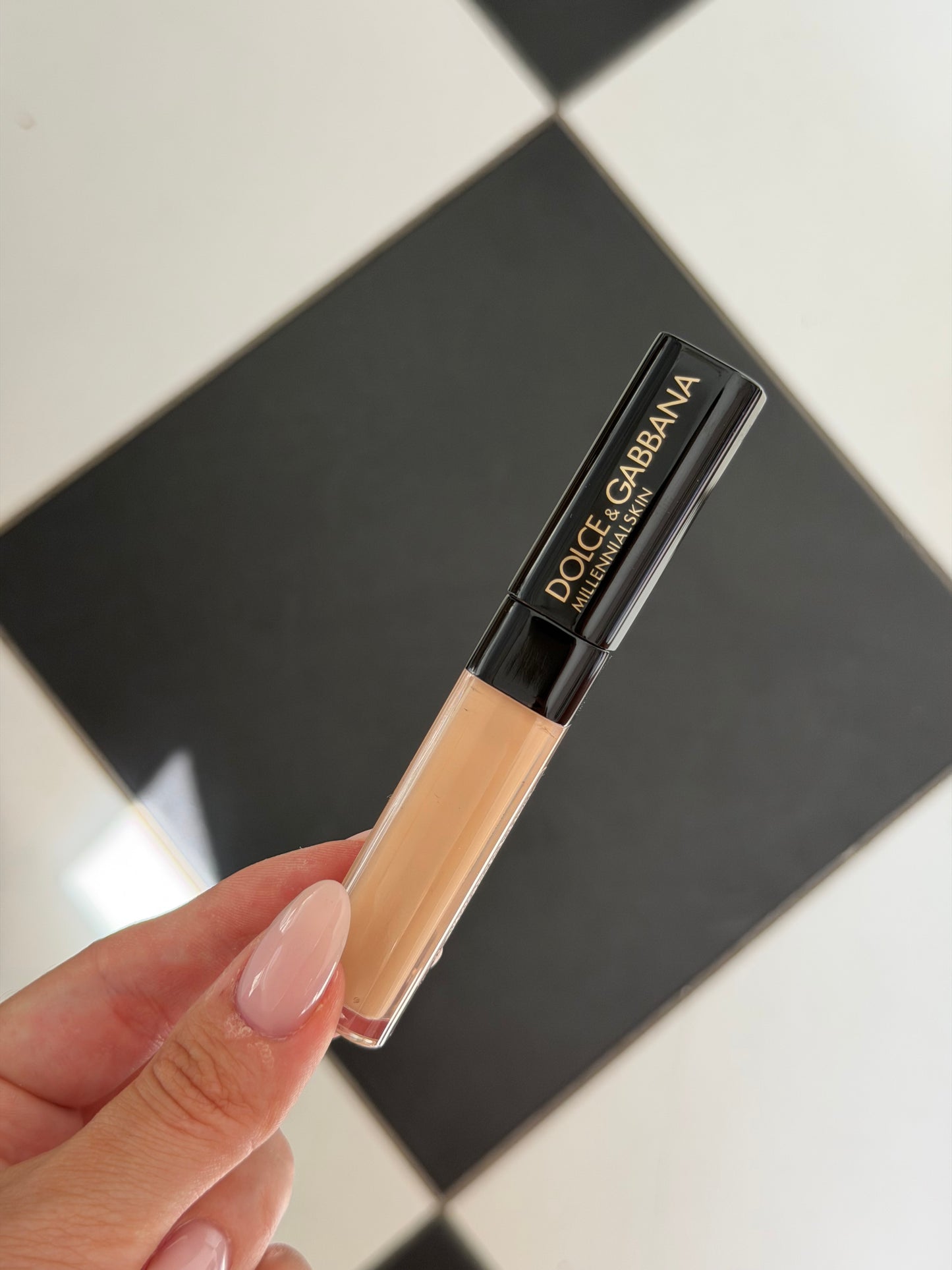 DOLCE&GABBANA
Millennial Skin Longwear Concealer (3)