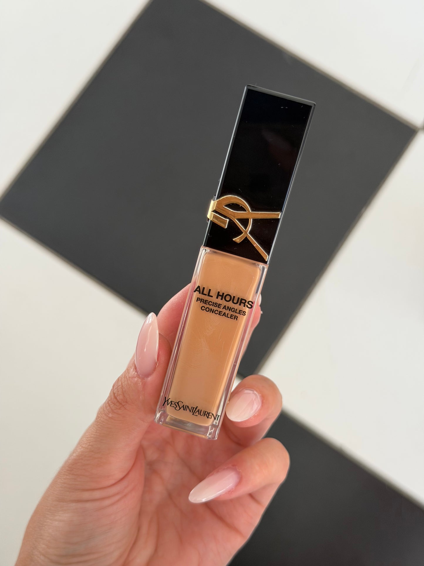 YSL All Hours Precise Angles Luminous Matte Face & Eye Longwear Concealer (MN1)
