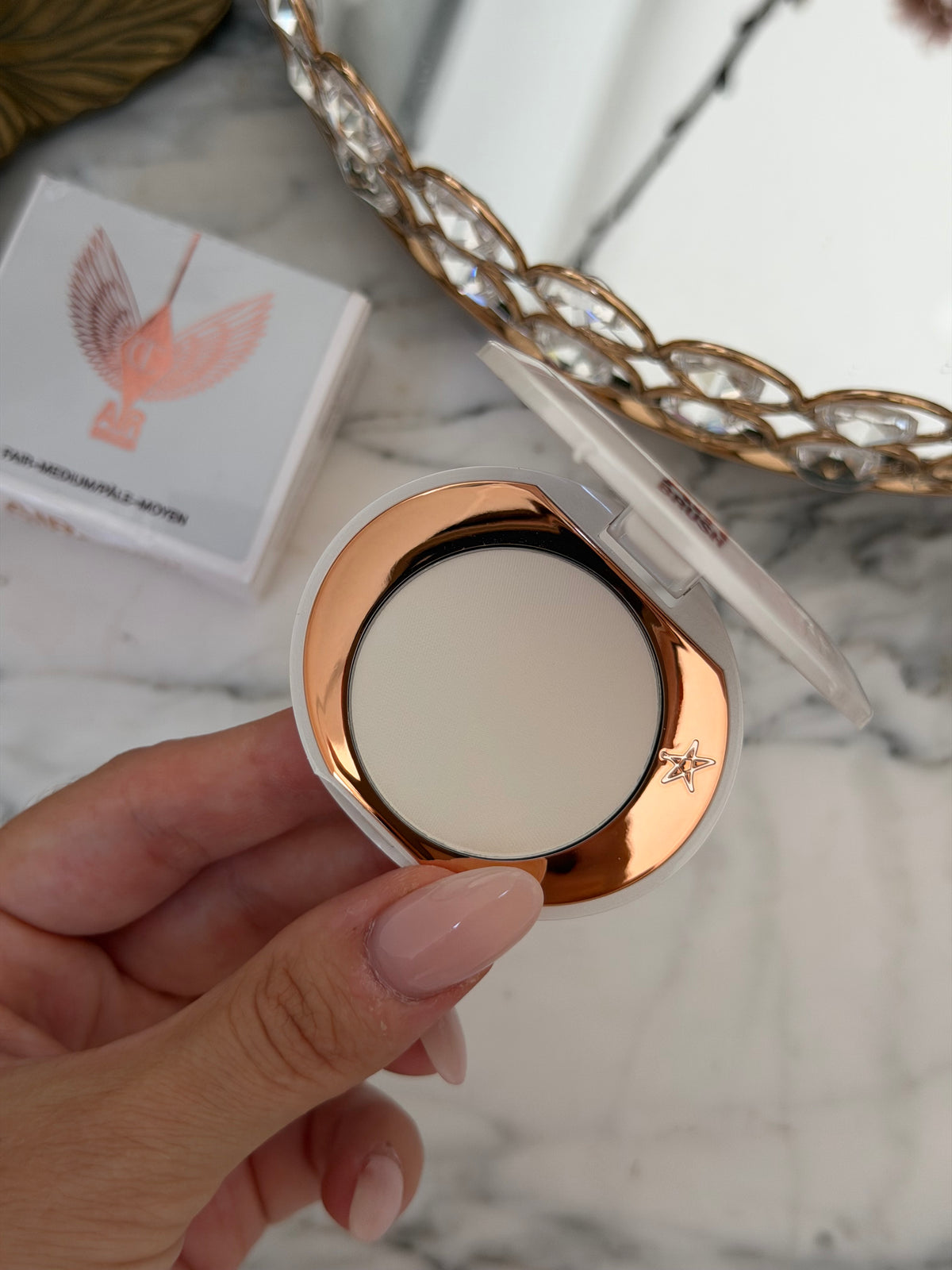 CHARLOTTE TILBURY Airbrush Brightening Flawless Finish Powder - Fair-Medium