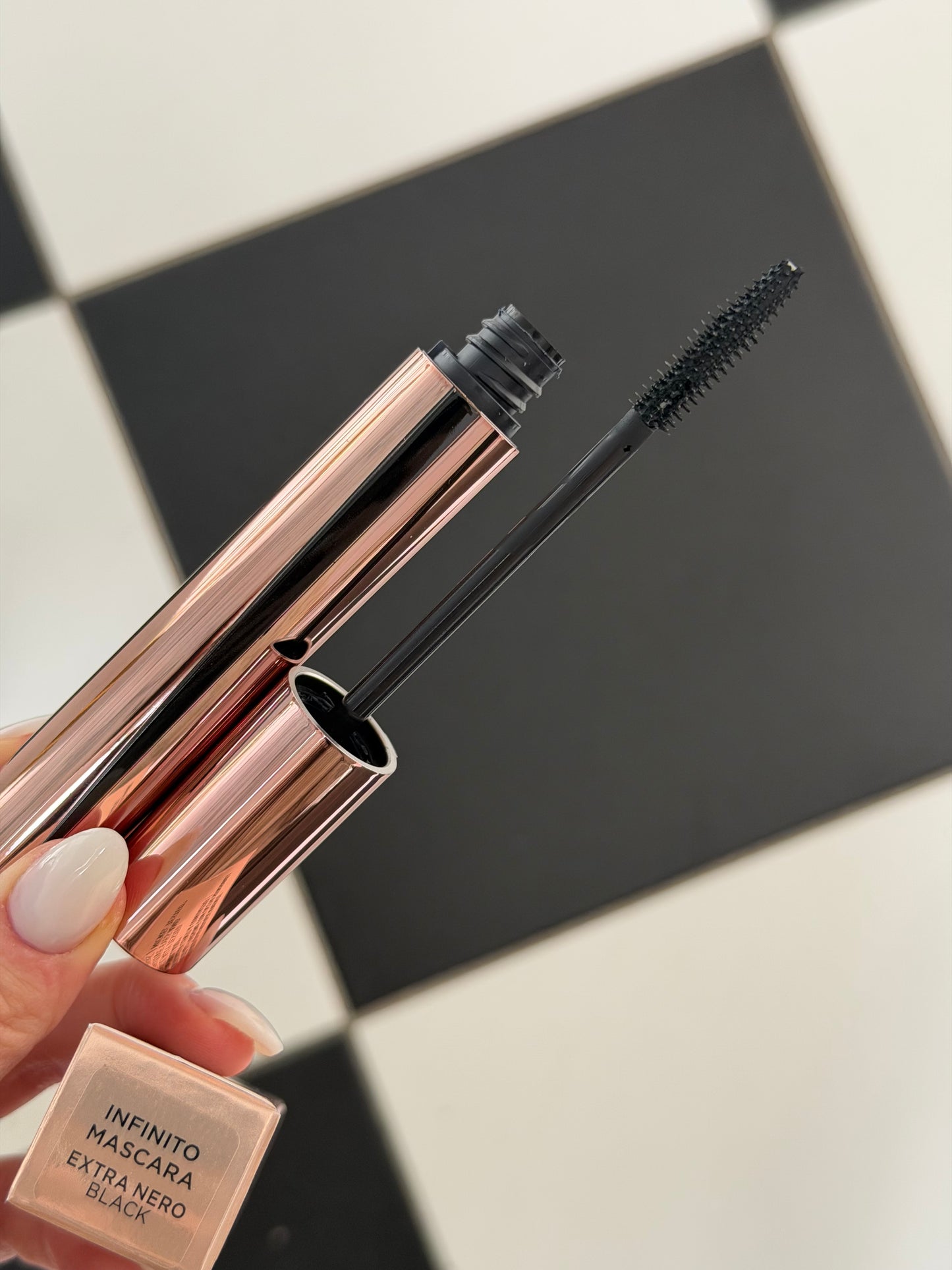 COLLISTAR Infinito Mascara
Extreme Length, Definition Lifting Effect