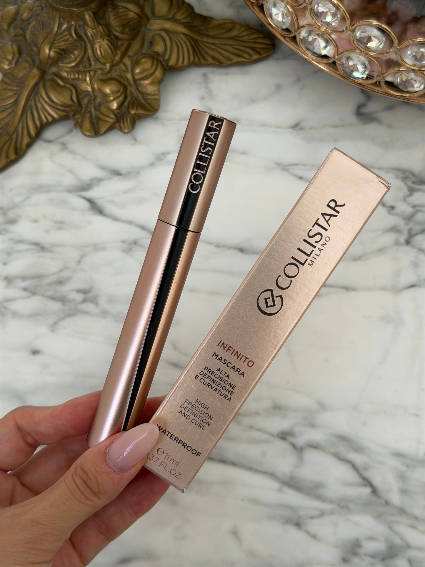 COLLISTAR Infinito Mascara Waterproof
Extreme Length, Definition Lifting Effect