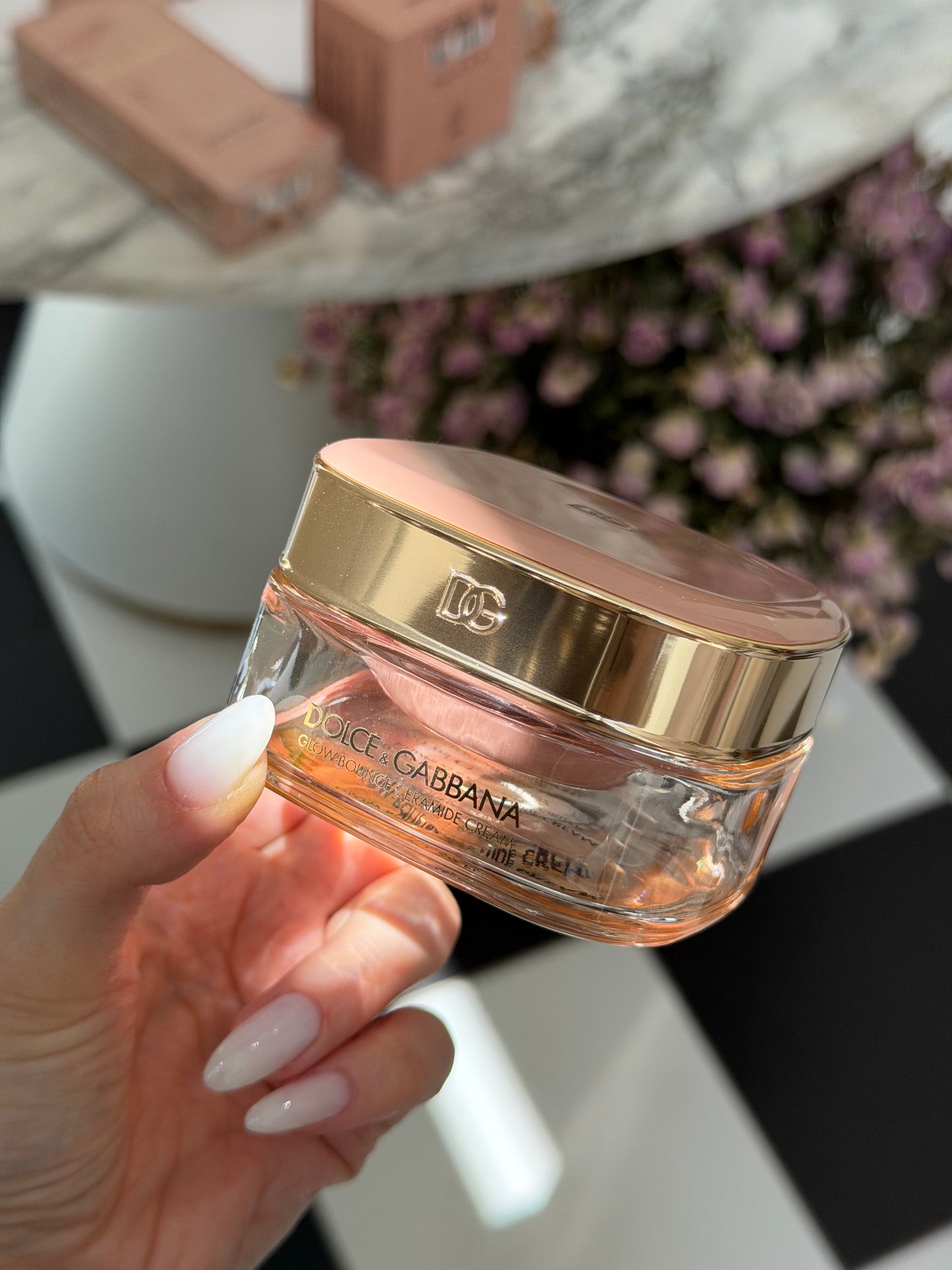 DOLCE&GABBANA Glow-Bounce Ceramide Cream
Plumping & Refining Moisturizer