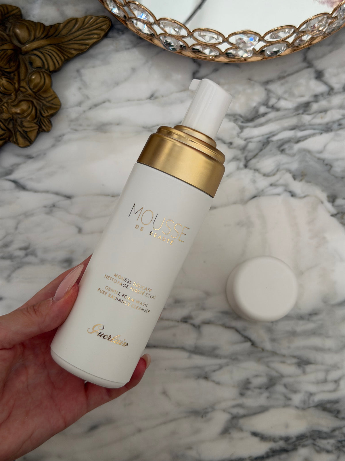 GUERLAIN Mousse De Beauté
Cleansing Foam
Purifies And Illuminates