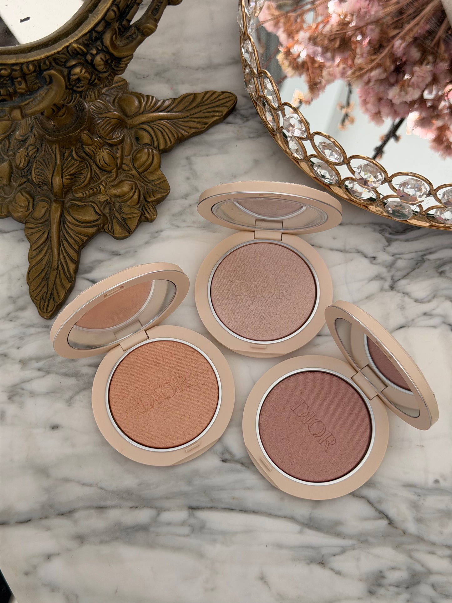 DIOR Forever Couture Luminizer (02)
Longwear Highlighter - 95%* Natural-Origin Pigments