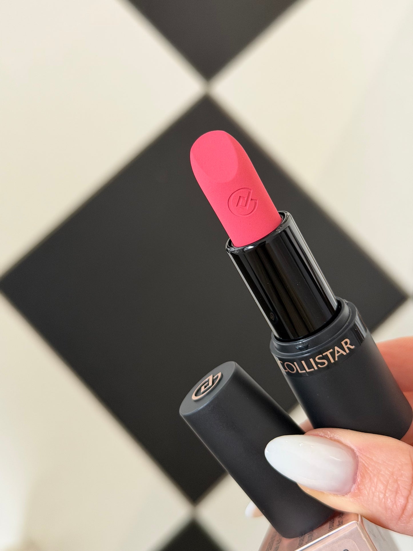 COLLISTAR
Puro Matte Lipstick (28 Matte)
Hydrated Lips With a Long-Lasting Matte Finish