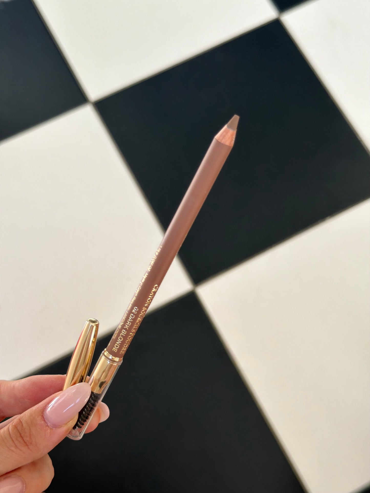 LANCÔME Brow Shaping Powdery Pencil (02)
Defined & Natural