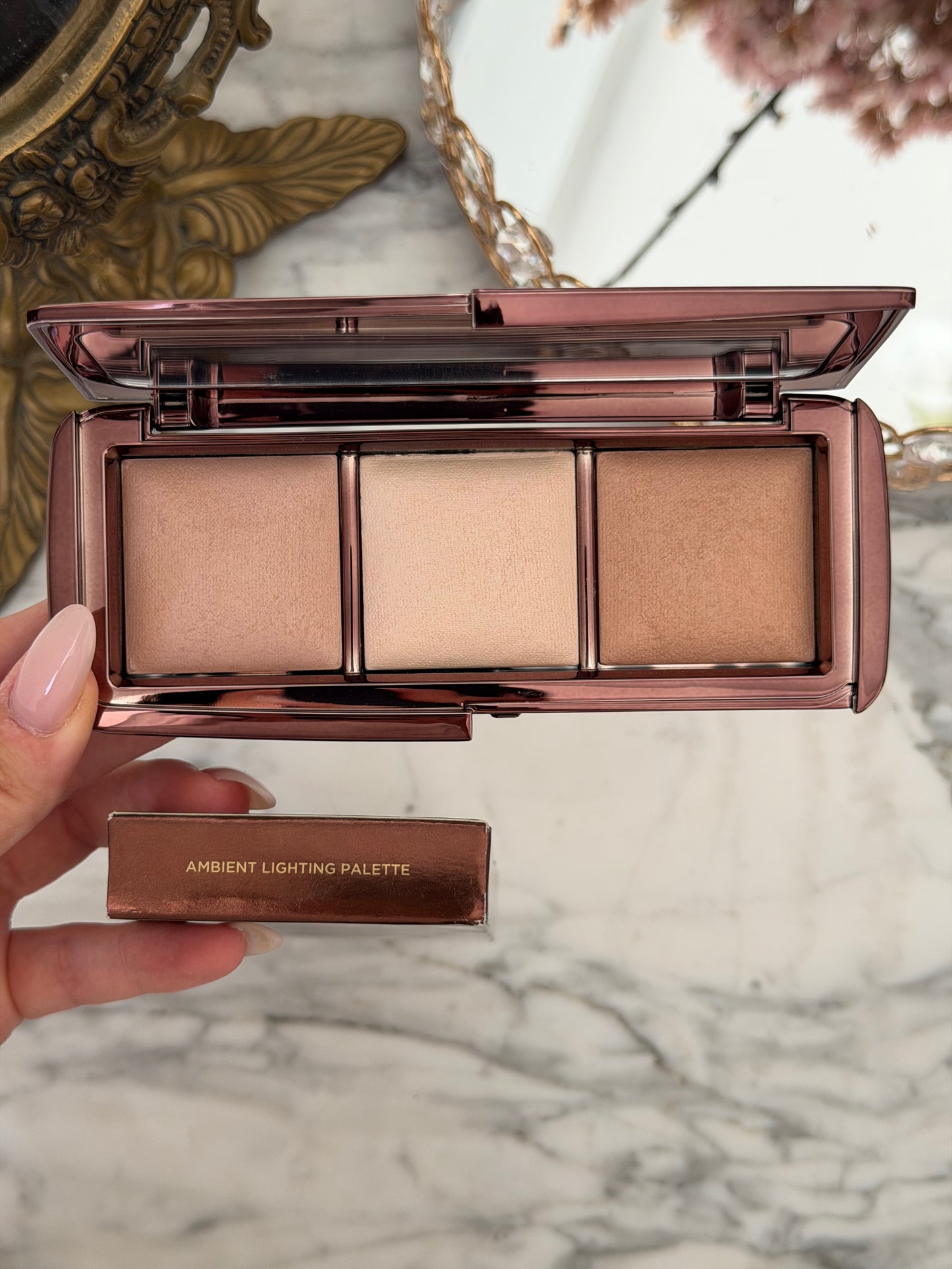 HOURGLASS Ambient Lighting Palette