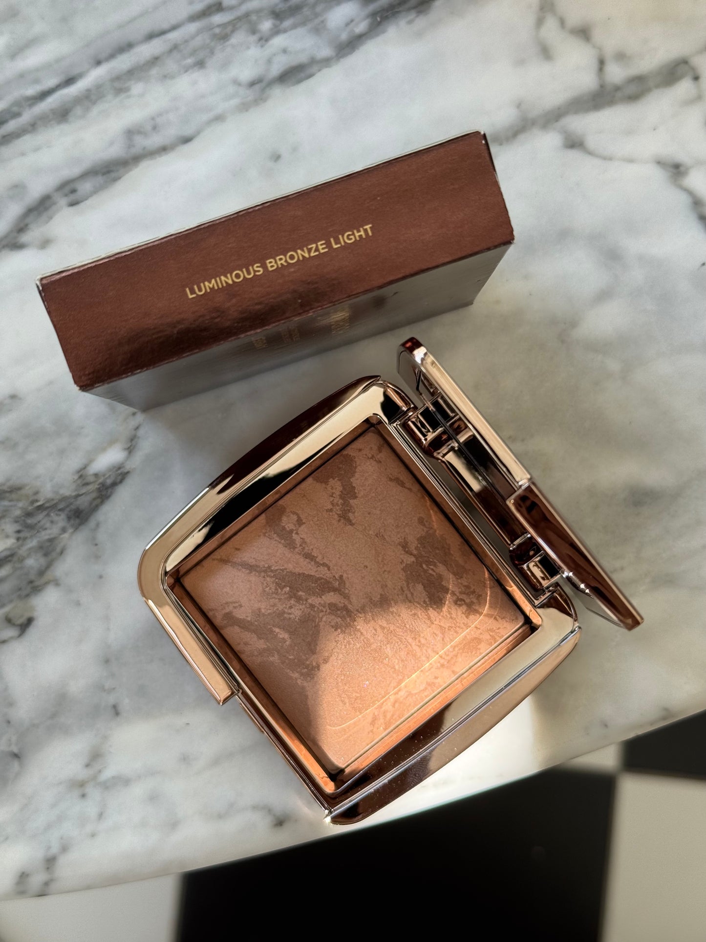 HOURGLASS Ambient™ Lighting Bronzer - Luminous