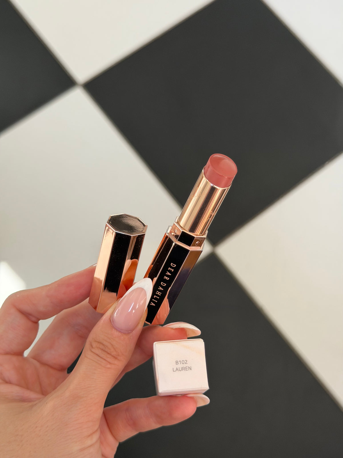 DEAR DAHLIA Blooming Edition - Lauren
Lip Paradise Color Balm - Lip Balm