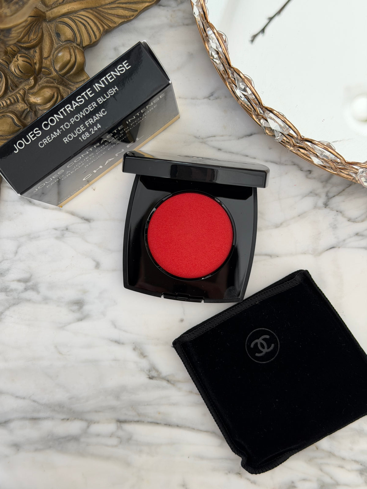 CHANEL Joues Contraste Intense
Cream-to-Powder Blush (Rouge Franc)