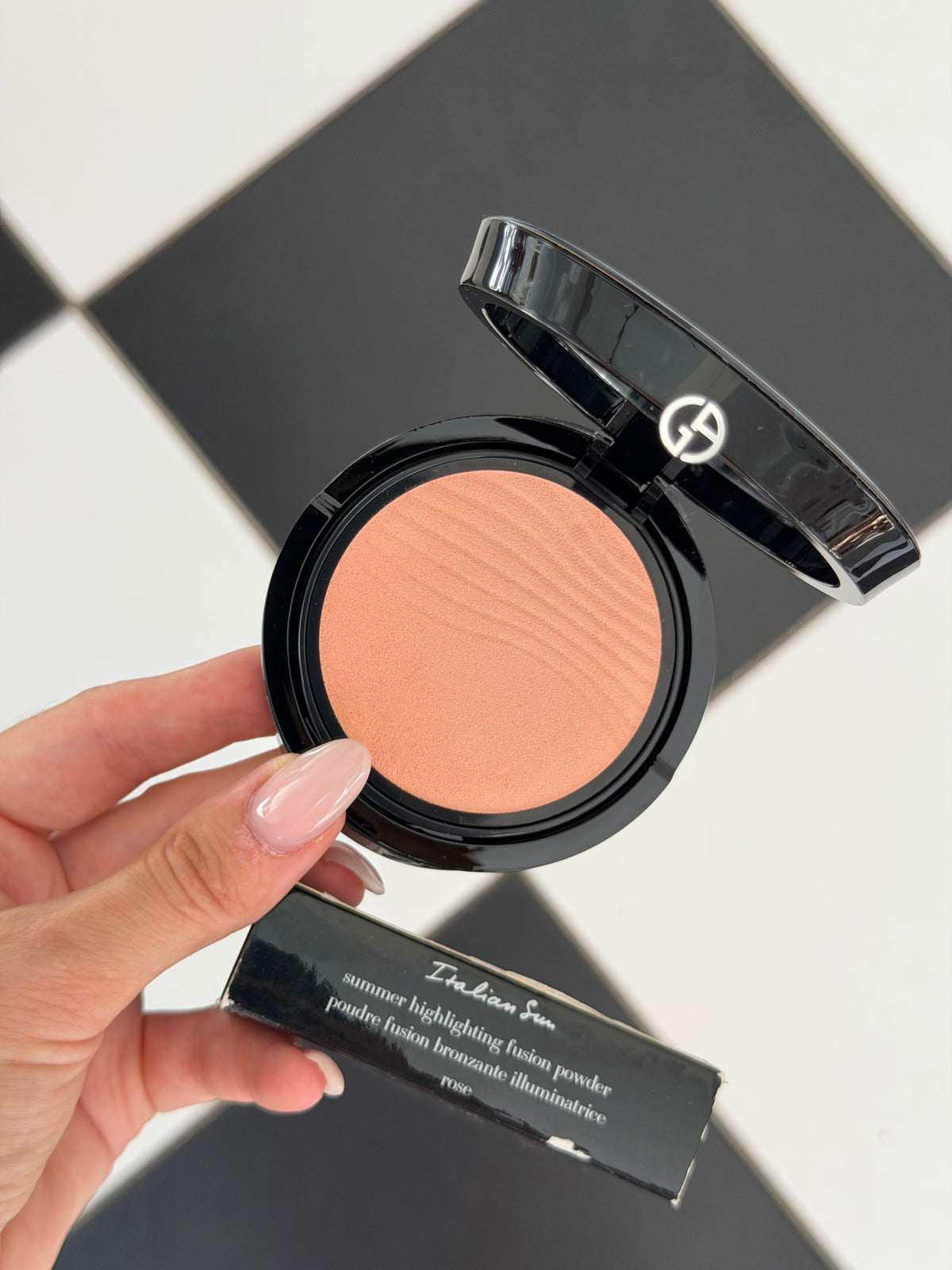 ARMANI Beauty
Italian Sun Summer Highlighting Fusion Powder