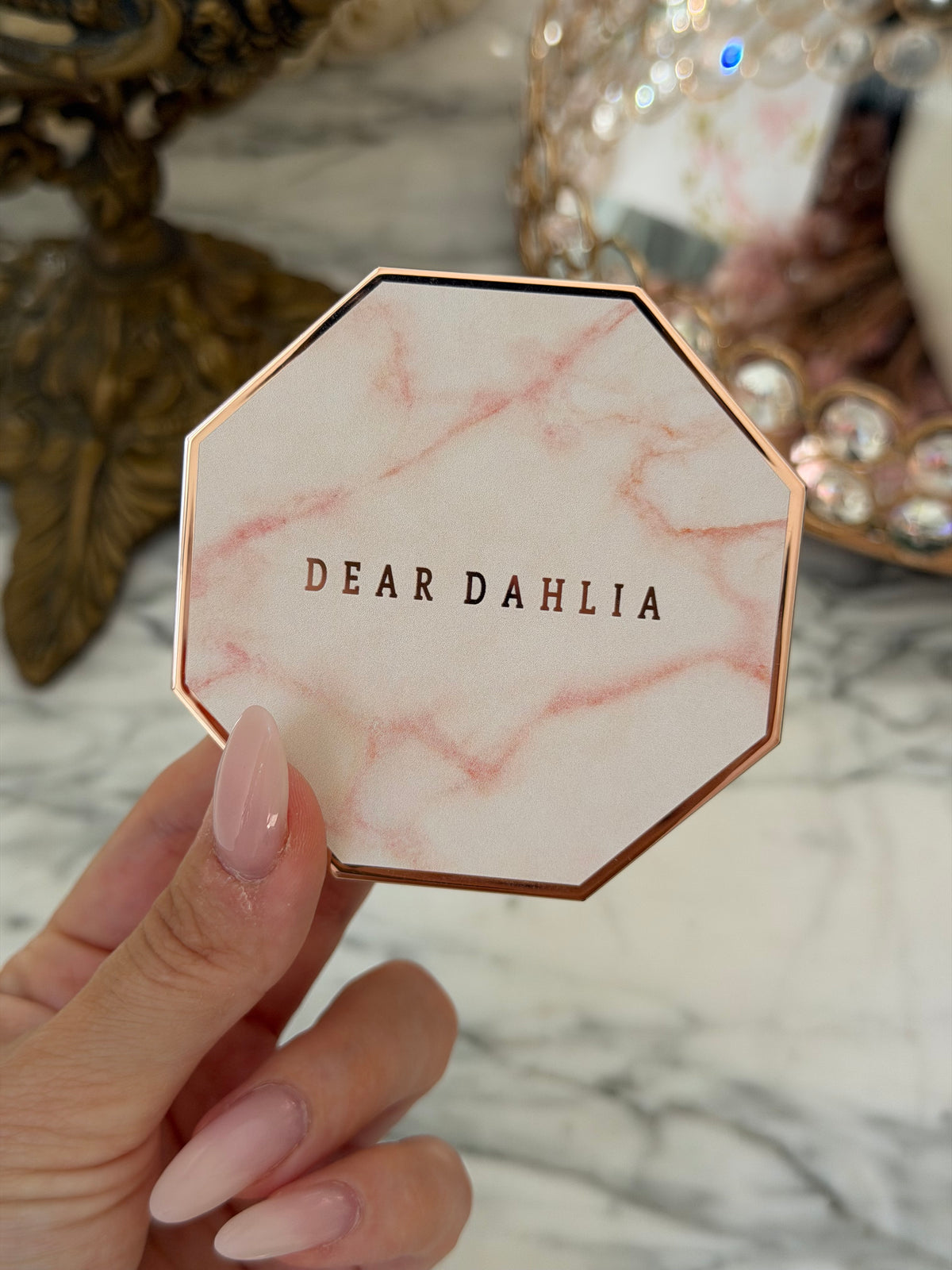 DEAR DAHLIA Blooming Edition
Endless Glow Illuminator - Highlighter