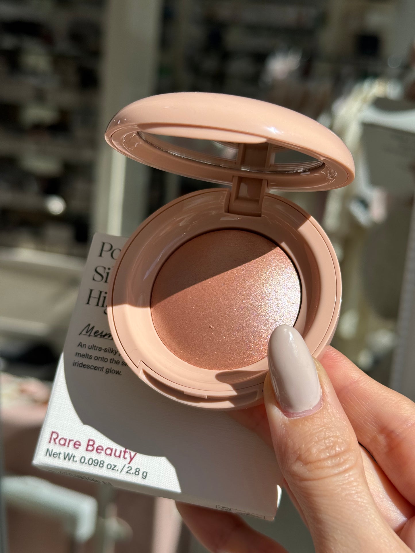 RARE BEAUTY Positive Light Silky Touch Highlighter - Mesmerize