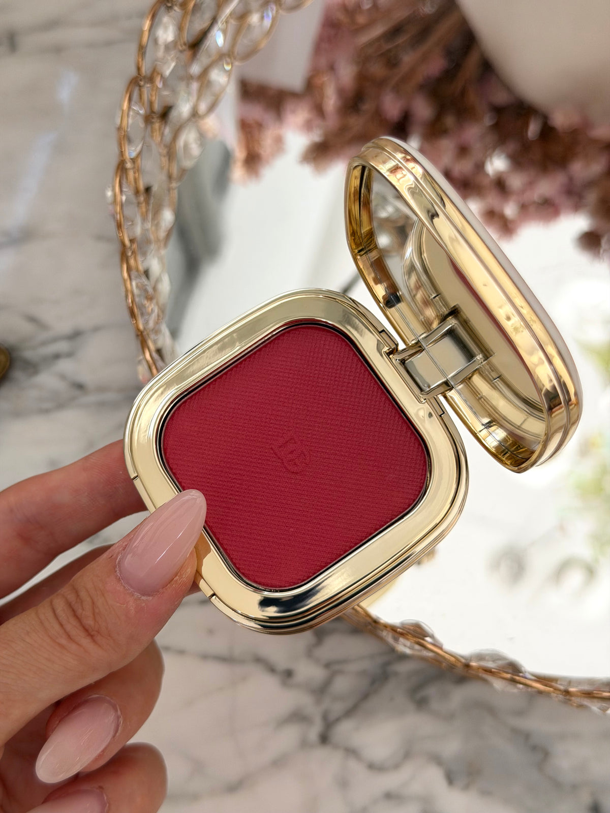 DOLCE & GABBANA
Cheek&Eyes Match - Lasting Blush & Eyshadow Powder (05)
