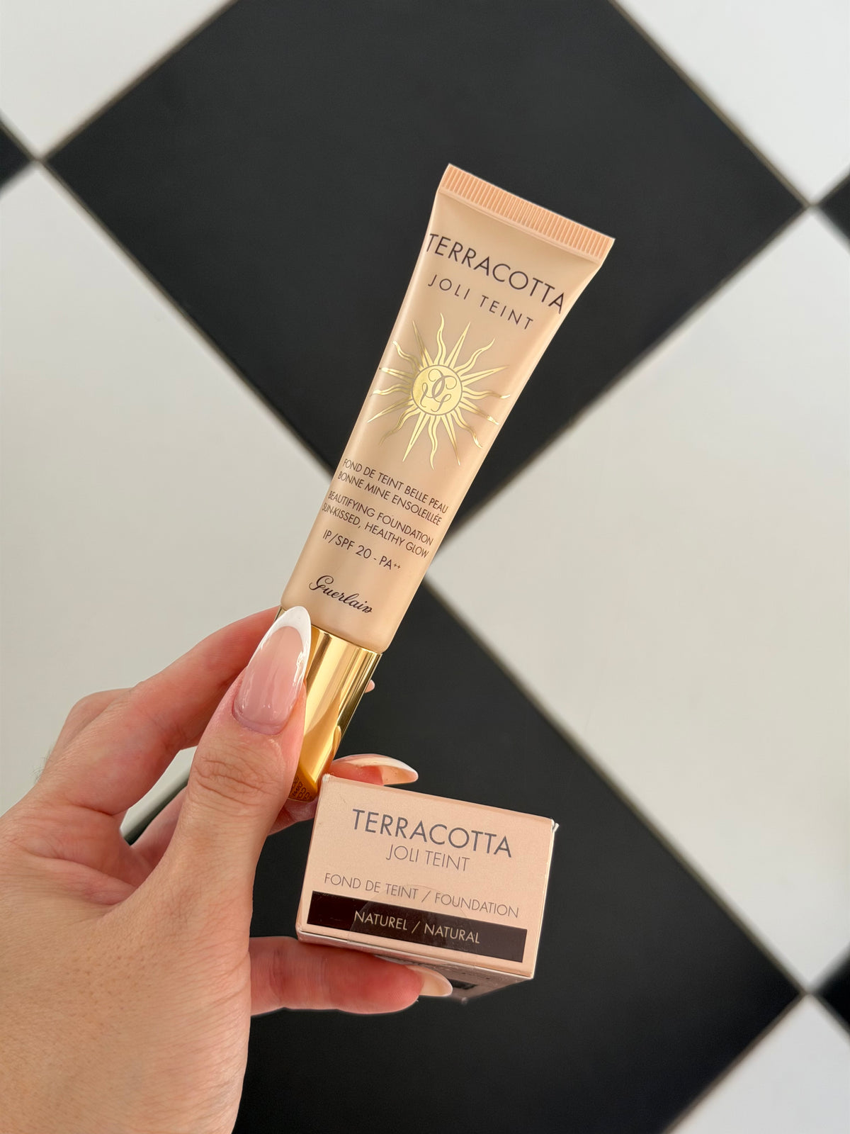 GUERLAIN Terracotta Joli Teint
Beautifying Foundation Sun-Kissed, Healthy Glow SPF20 - PA++