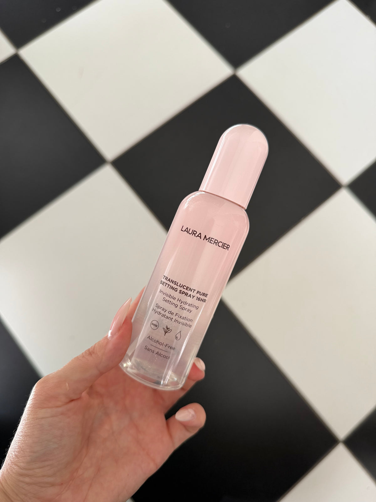 LAURA MERCIER Translucent Pure Invisible Hydrating Setting Spray 
16HR Wear, No Tightness, No Sticky Feel, No Smudging