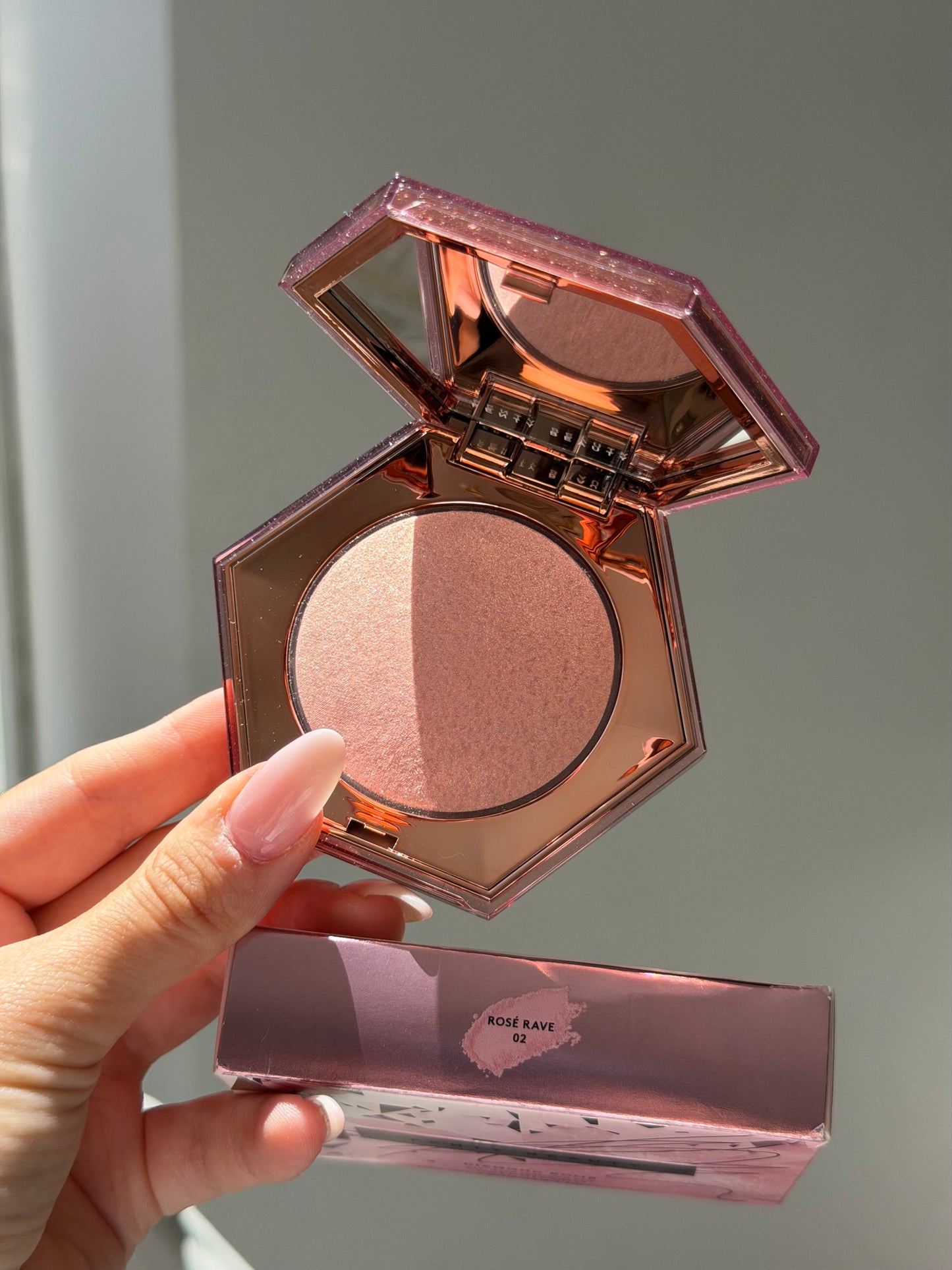 FENTY BEAUTY Diamond Bomb All-Over Diamond Veil Highlighter - Rosé Rave