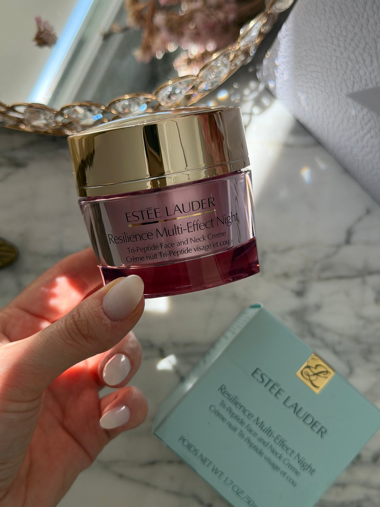 ESTEE LAUDER Resilience Multi-Effect Night
Tri-Peptide Face and Neck Creme SPF15