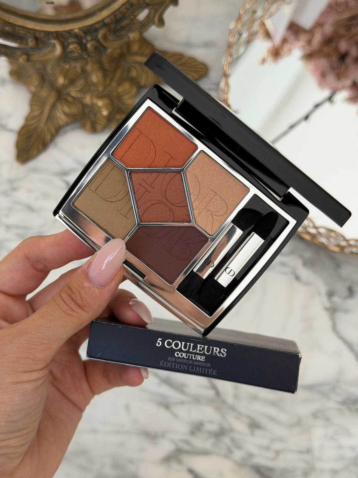 DIOR Diorshow 5 Couleurs
Eye Palette - 5 Eyeshadows - High Color and Long Wear (659)
