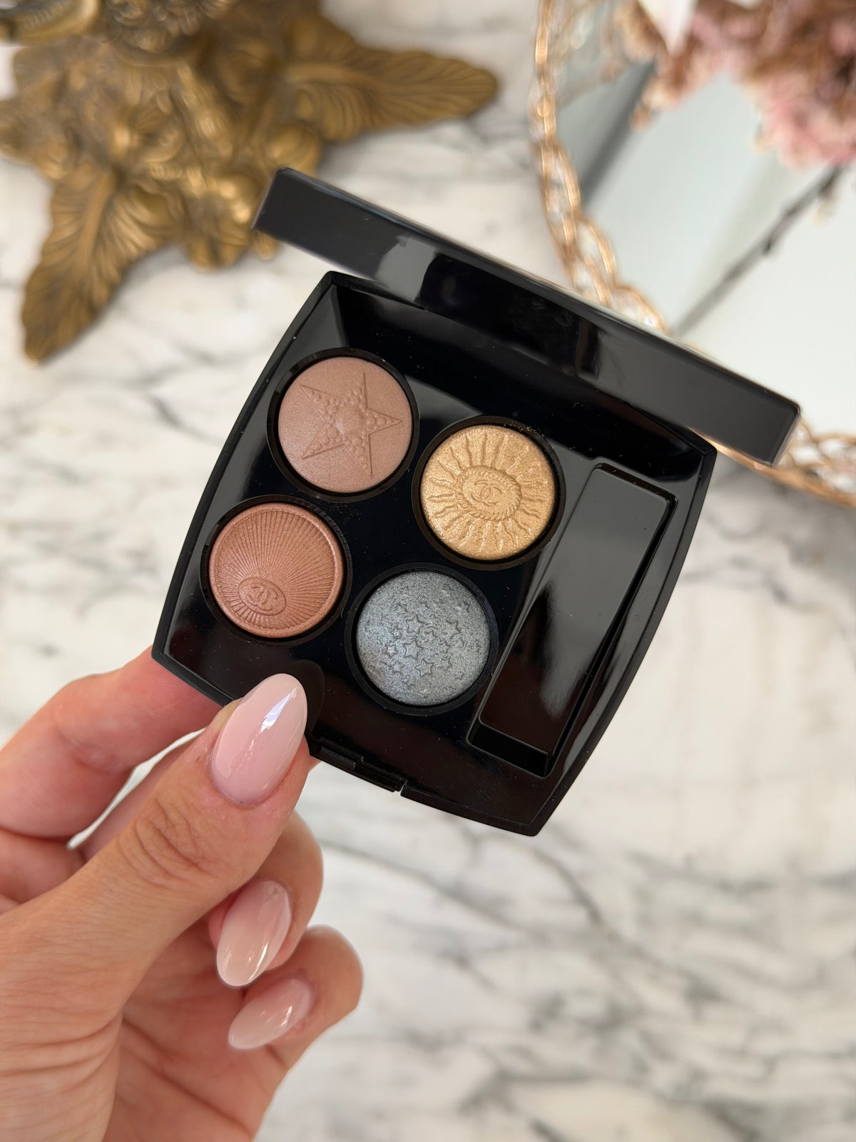 CHANEL Les 4 Ombres Boutons - Multi Quadra Eye Shadow (229)