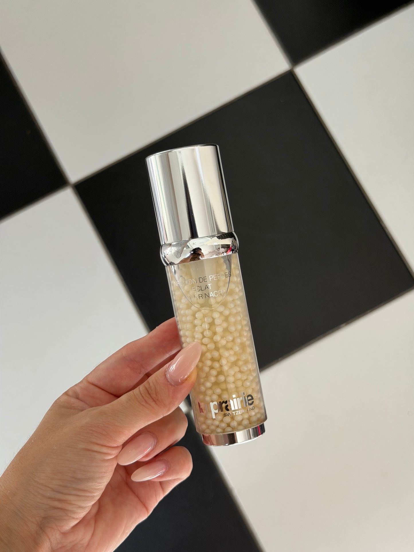 LA PRAIRIE White Caviar
Pearl Infusion
Illuminating And Firming Light-Infused Face Serum