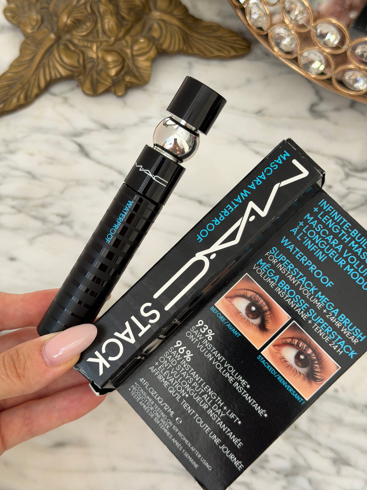 MAC Stack Waterproof Mascara Black
Infinite-Build Volume And Length