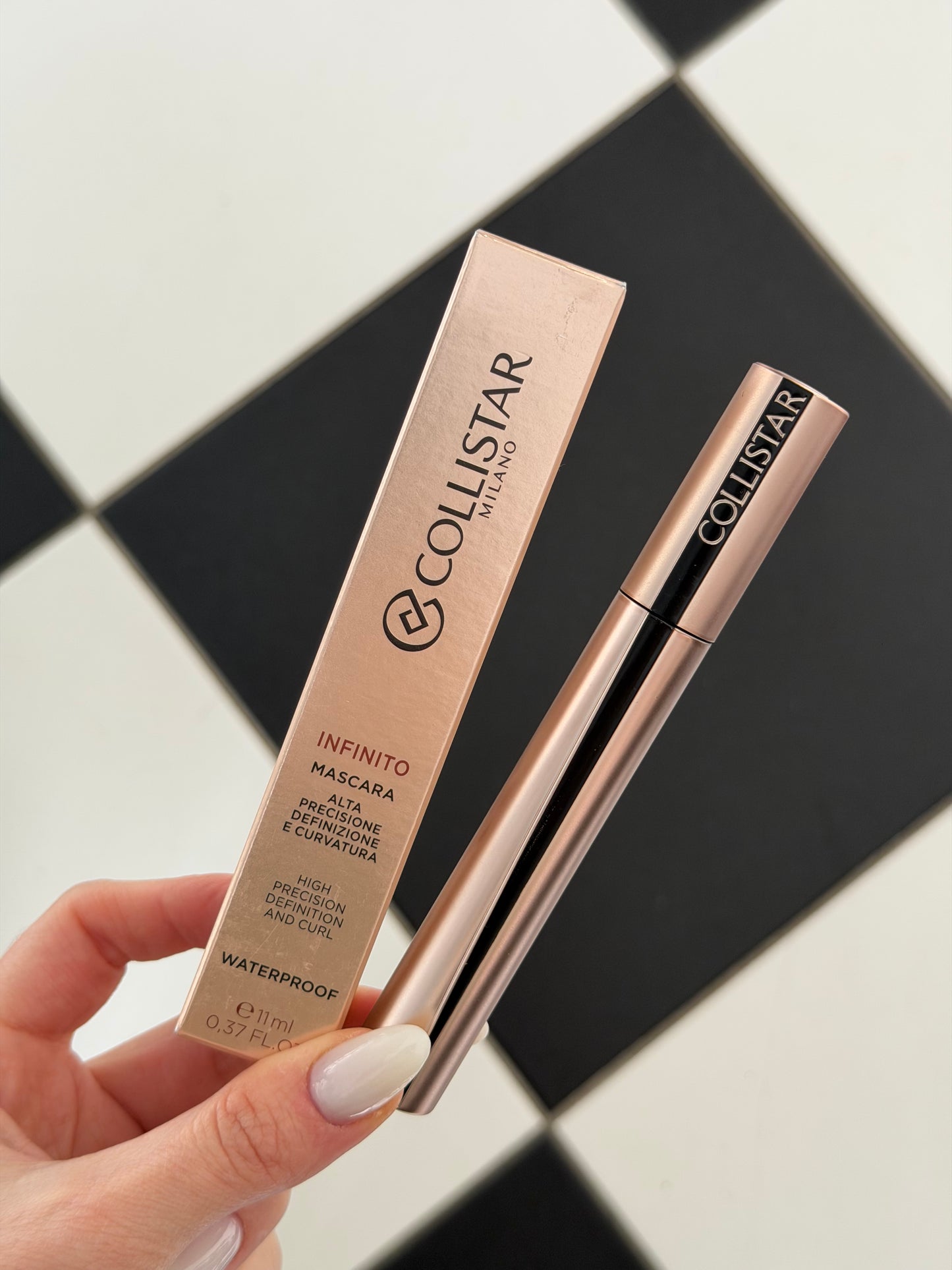 COLLISTAR Infinito Mascara
Extreme Length, Definition Lifting Effect