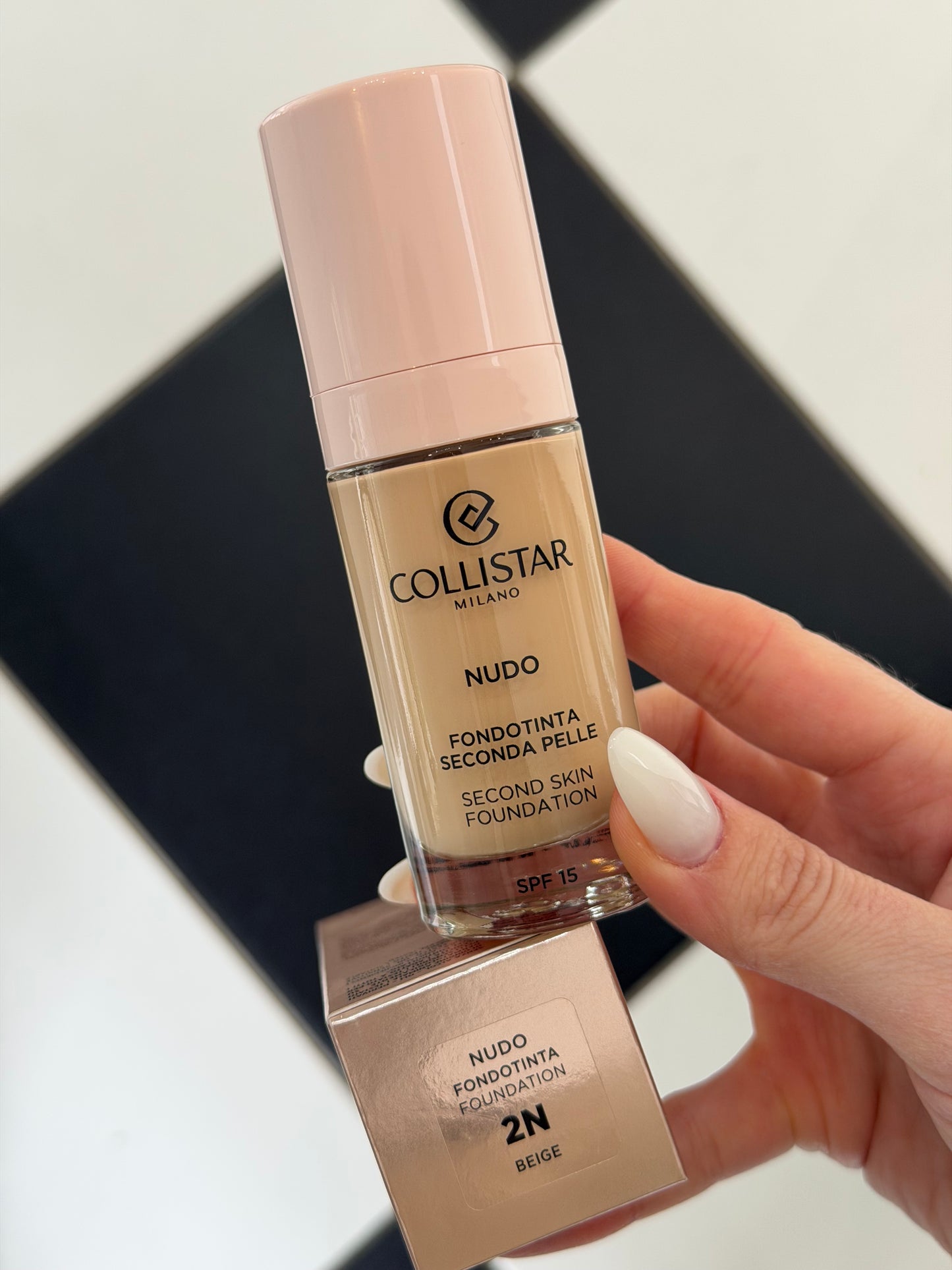 COLLISTAR
Nudo (2N) Second Skin Foundation
Water Resistant - SPF15