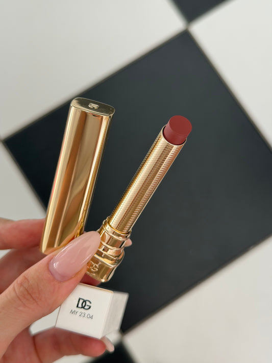 DOLCE&GABBANA My Sculpt Satin
Lasting Color & Hydration Lipstick Stylo - MY 23.04
