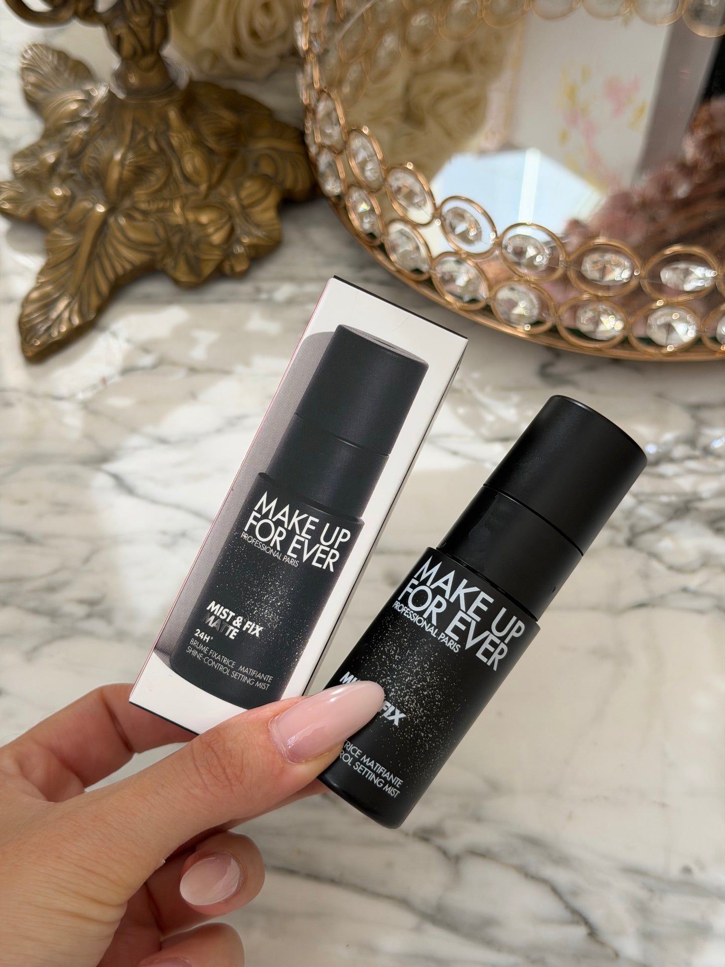 MAKE UP FOR EVER
Mist & Fix 24H Hydrating Setting Spray Mini