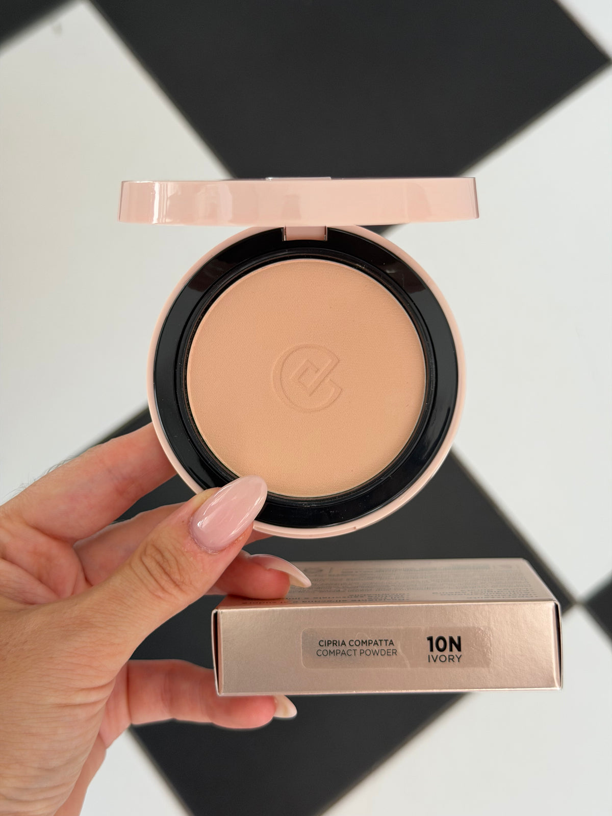 COLLISTAR
Impeccabile Compact Powder - Ivory