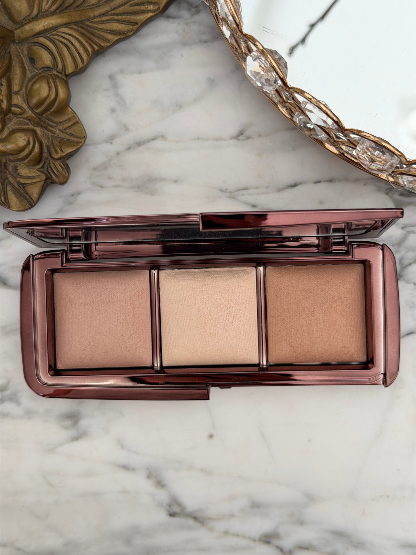 HOURGLASS Ambient Lighting Palette