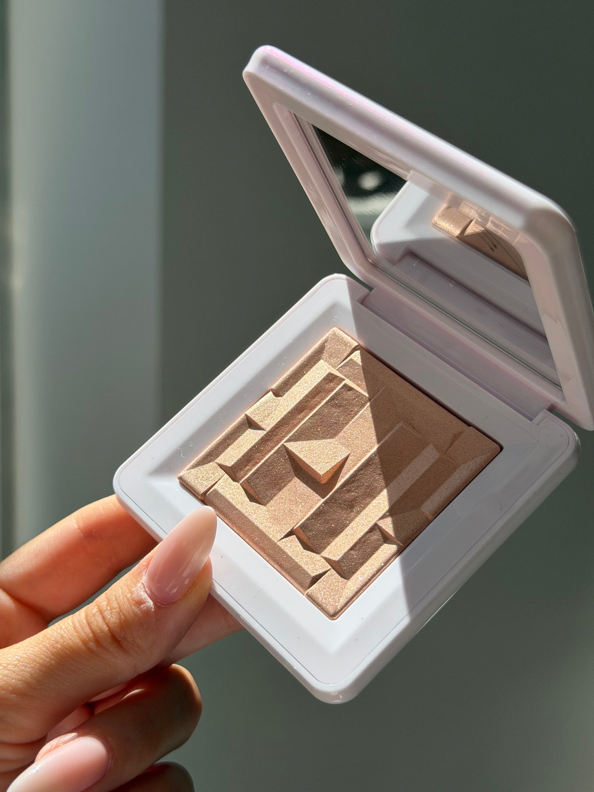 HAUS LABS By Lady Gaga
Bio-Radiant™ Gel-Powder Highlighter - Peach Quartz