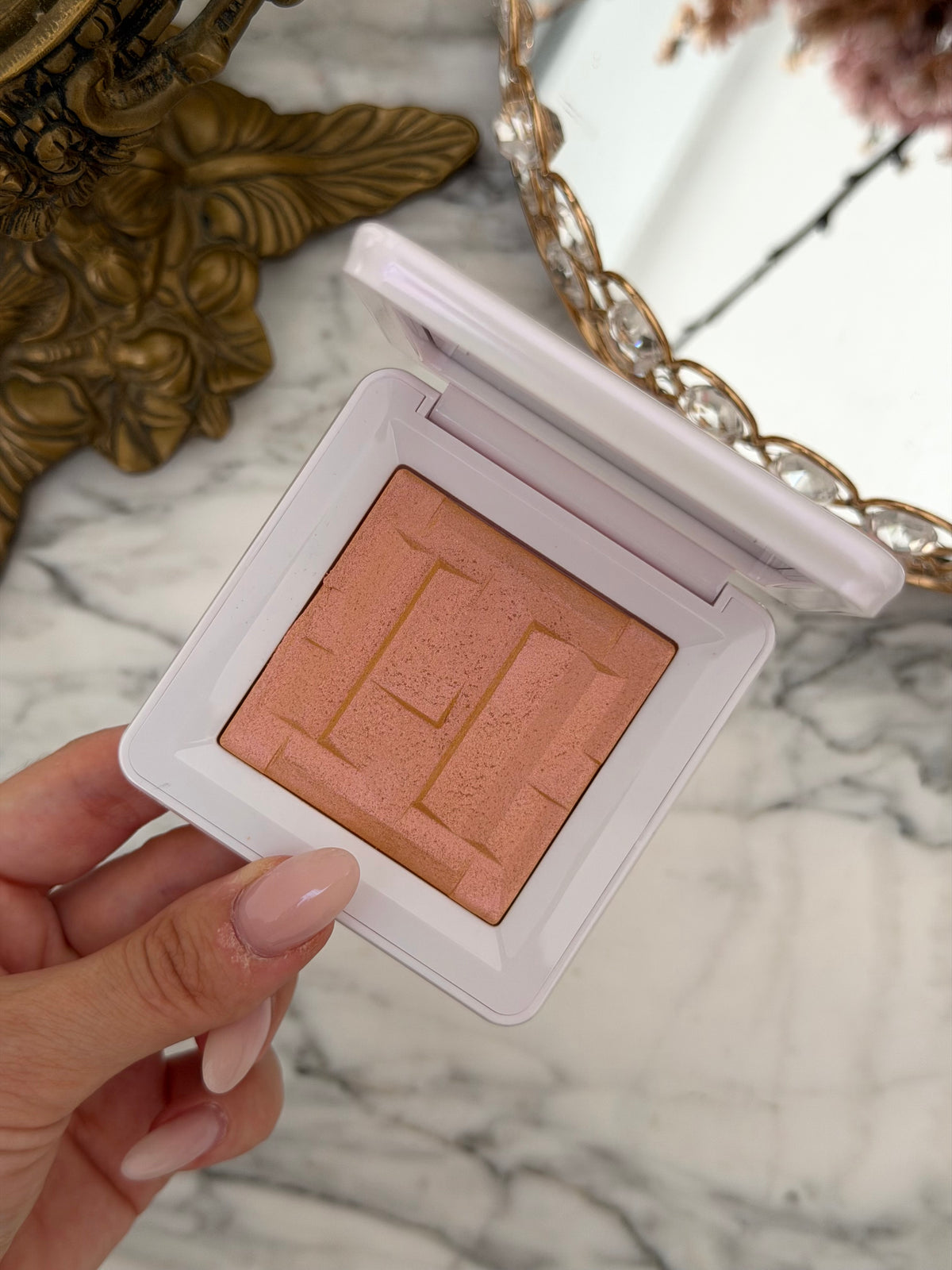HAUS LABS By Lady Gaga
Bio-Radiant™ Gel-Powder Highlighter - Bronzed Gold