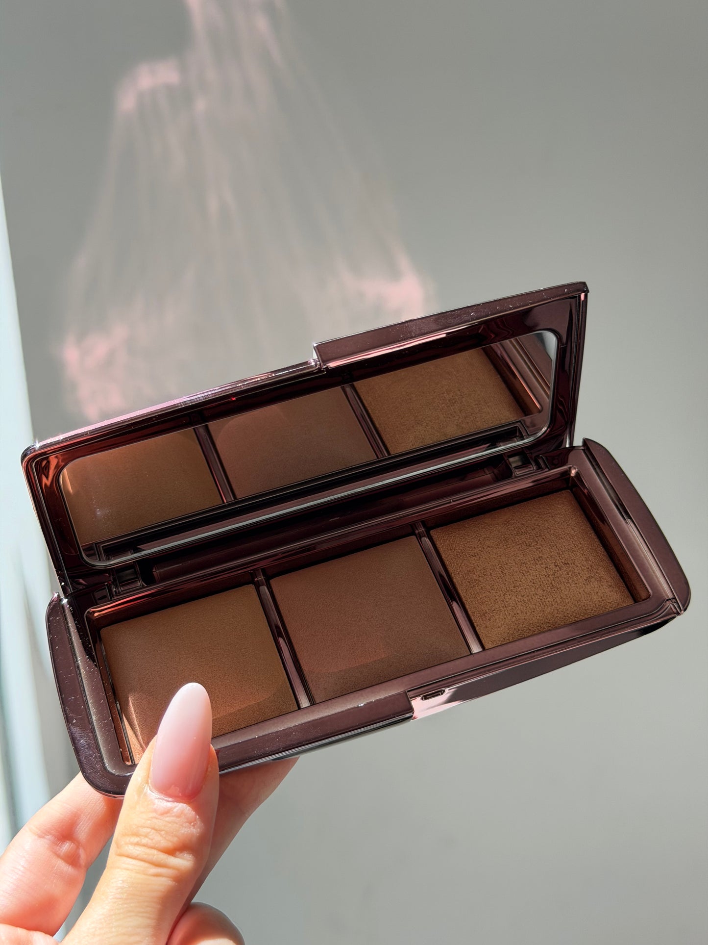 HOURGLASS Ambient Lighting Palette - Volume III