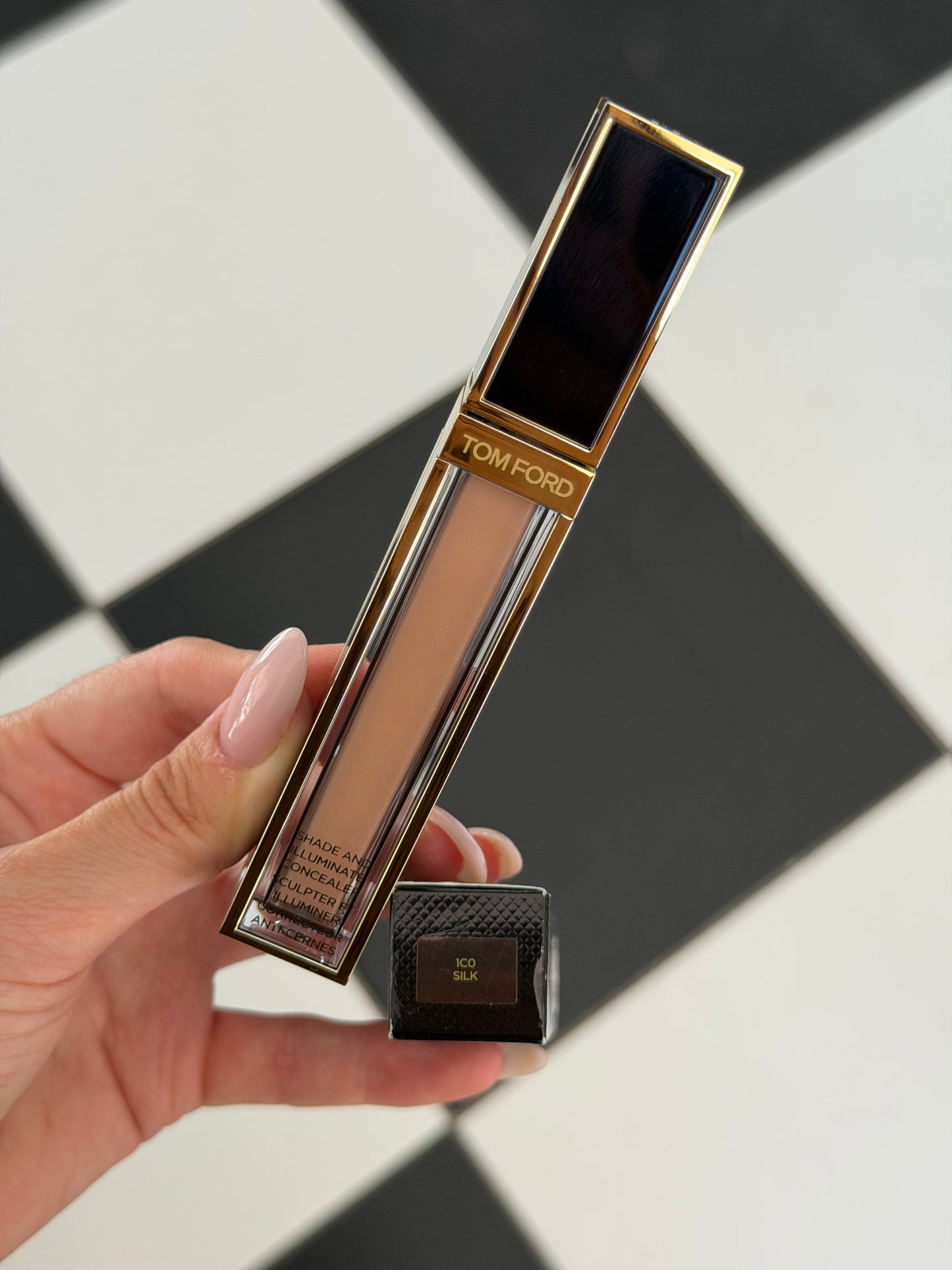 TOM FORD Shade And Illuminate Concealer (1C0)