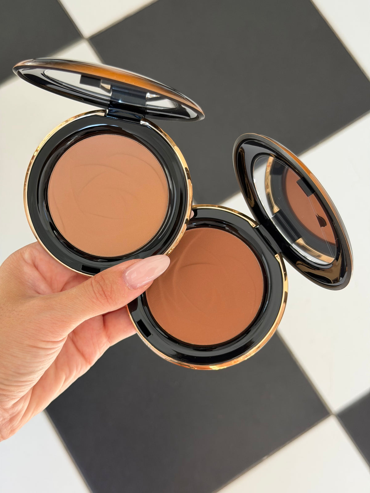 LANCOME Teint Idole Ultra Wear C.E Skin Transforming Bronzer (06)