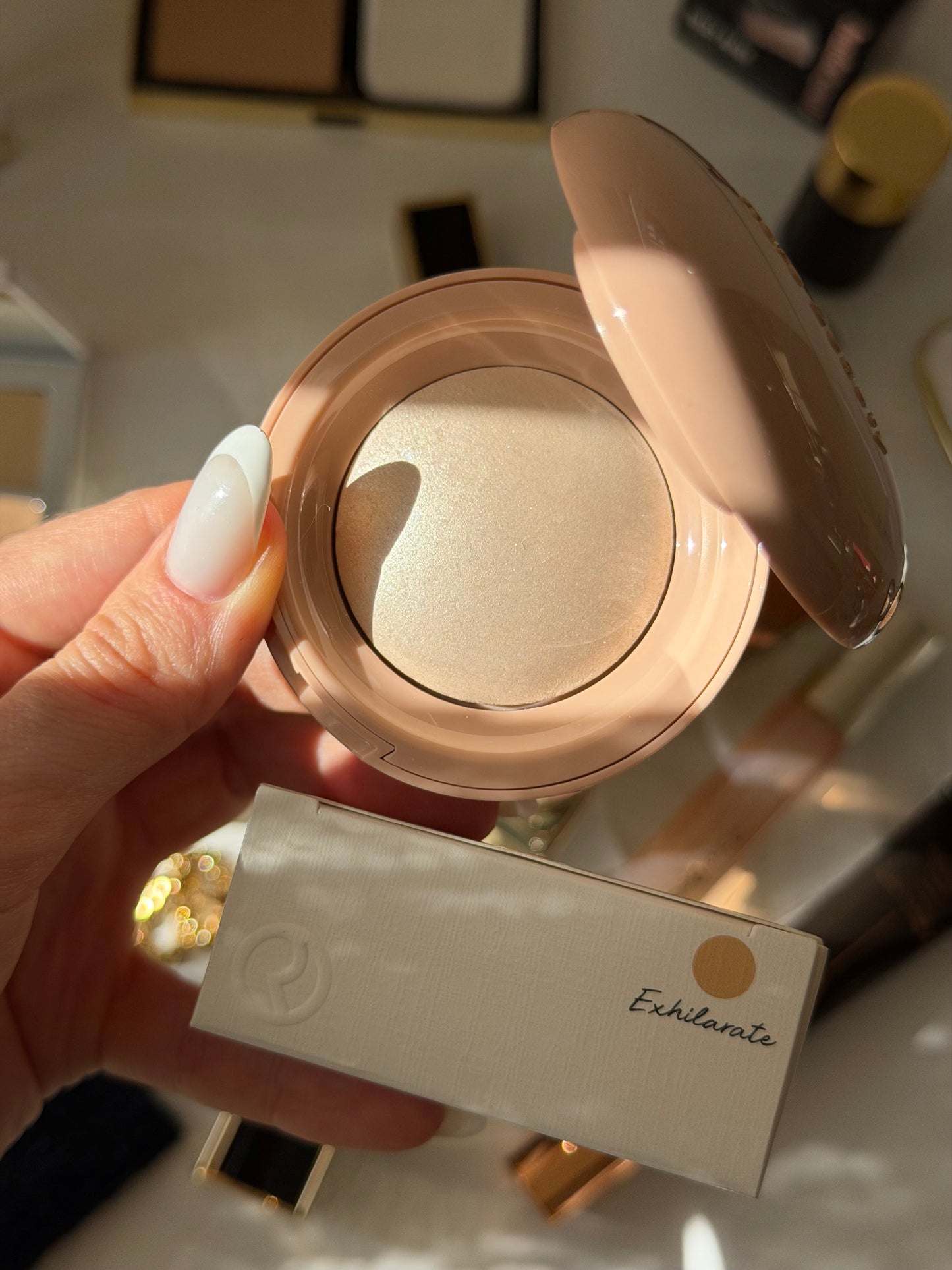 RARE BEAUTY Positive Light Silky Touch Highlighter - Exhilarate