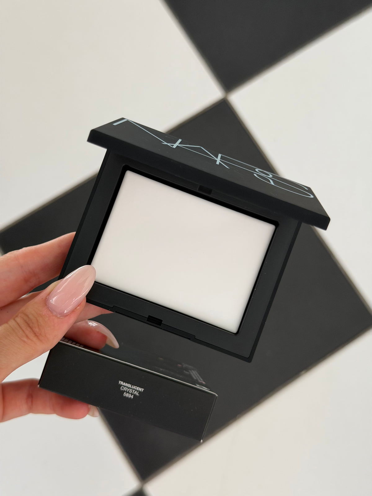 NARS Light Reflecting™ Pressed Setting Powder - Translucent Crystal