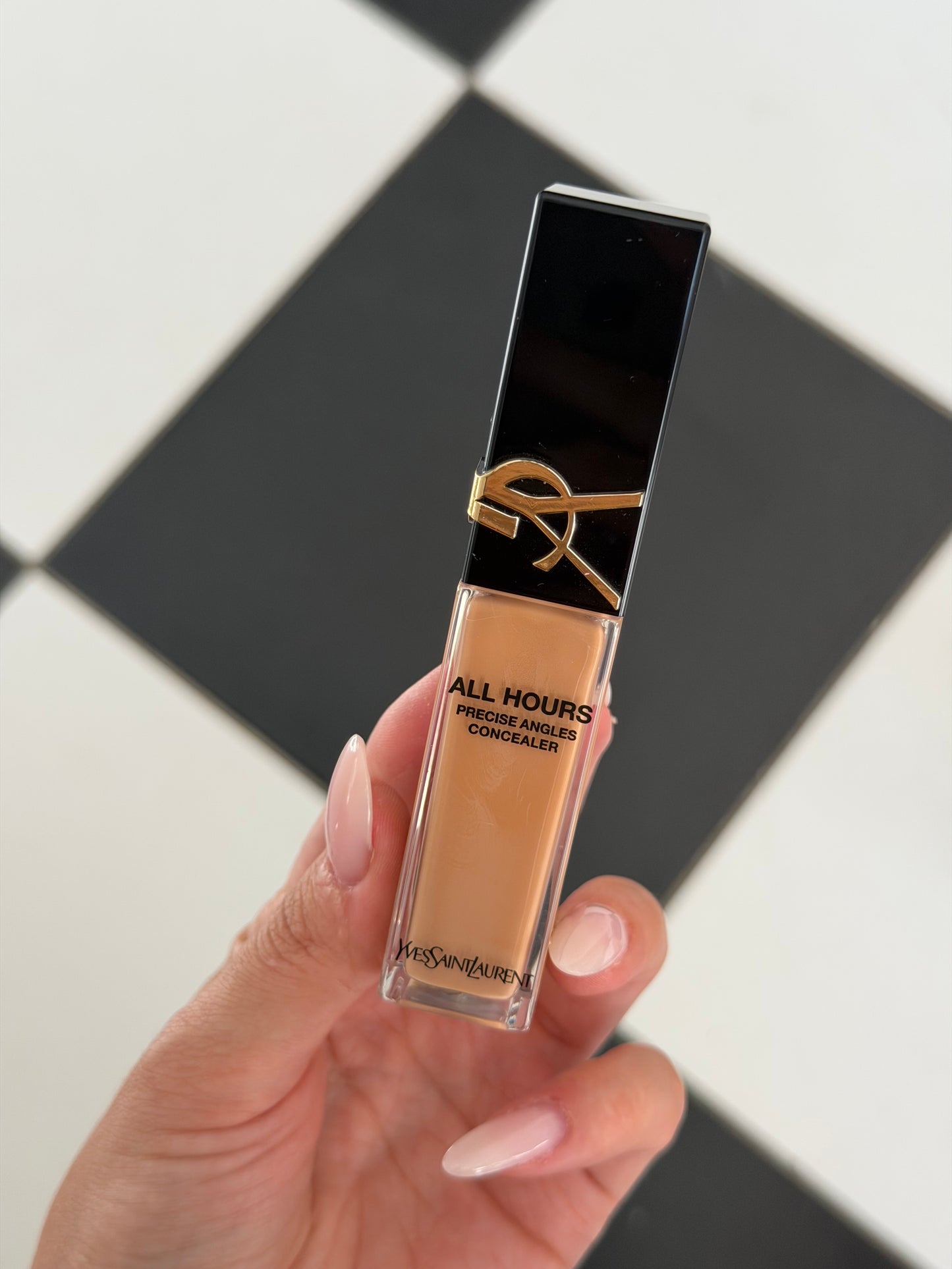 YSL All Hours Precise Angles Luminous Matte Face & Eye Longwear Concealer (MN1)