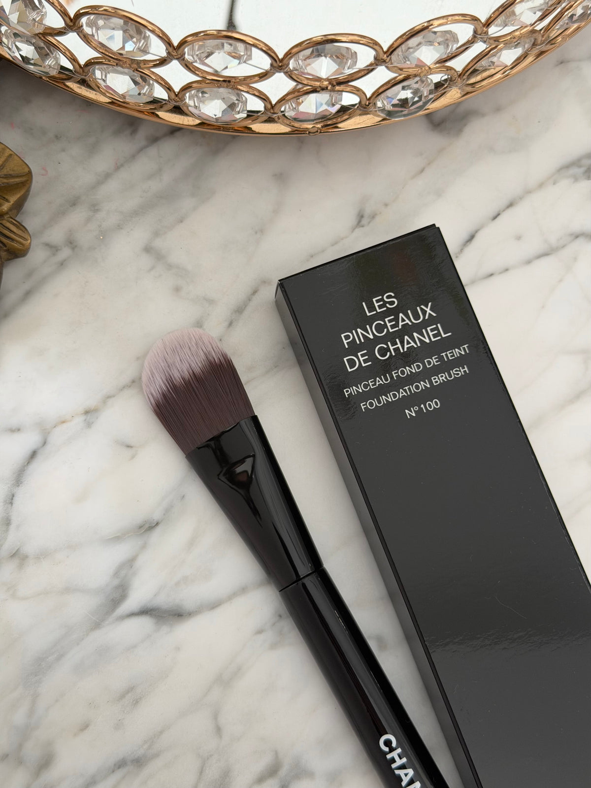CHANEL Les Pinceaux De Chanel
Foundation Brush N°100